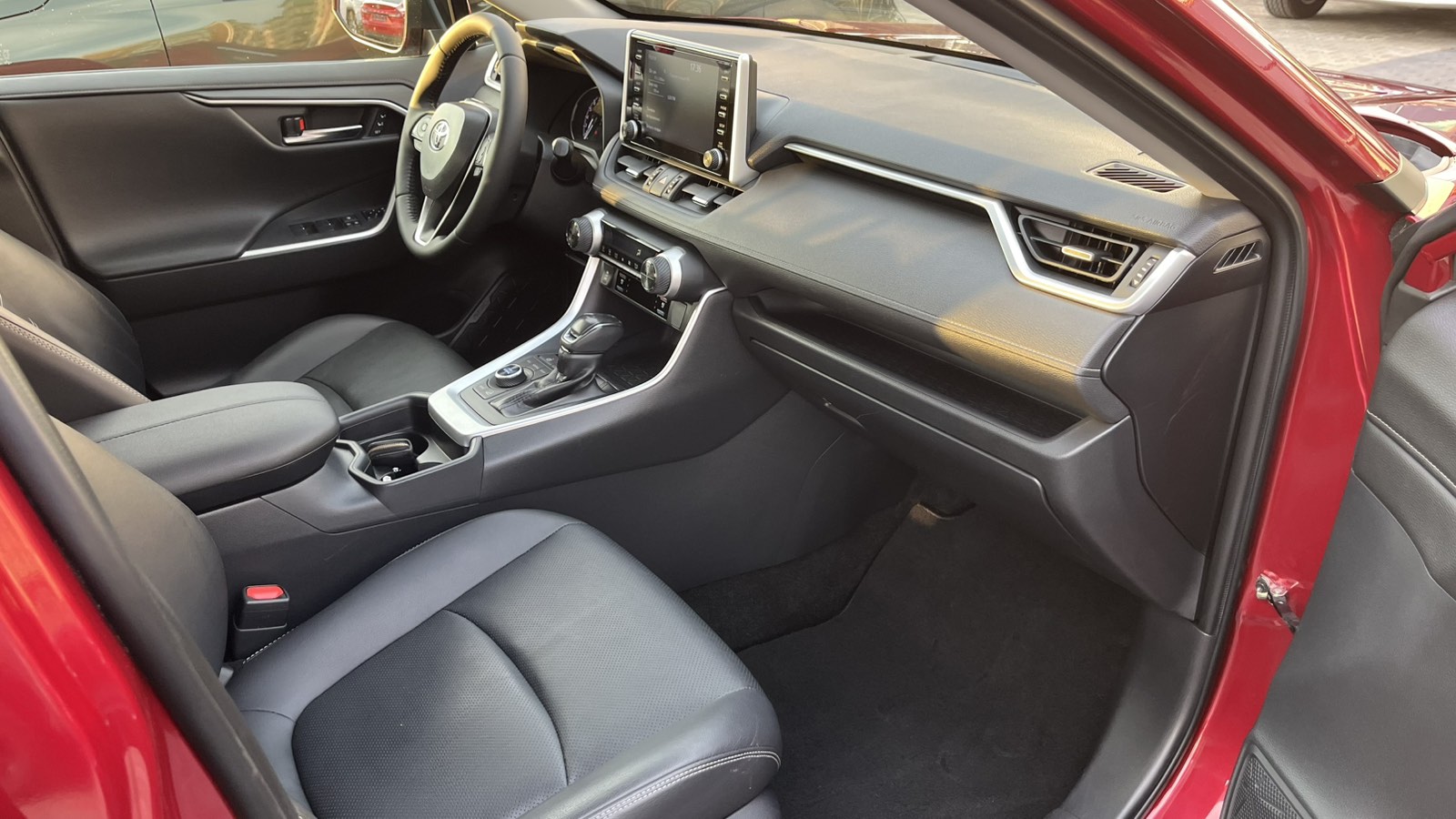 Toyota RAV4 2019 року, Універсал, Тойота Центр Хмельницький "Гранд Мотор", м.Хмельницький | Фото № 6 Toyota RAV4 2019 року з пробігом 109602 км, Універсал, Тойота Центр Хмельницький "Гранд Мотор", м.Хмельницький - 1251000 ГРН | Фото № 6