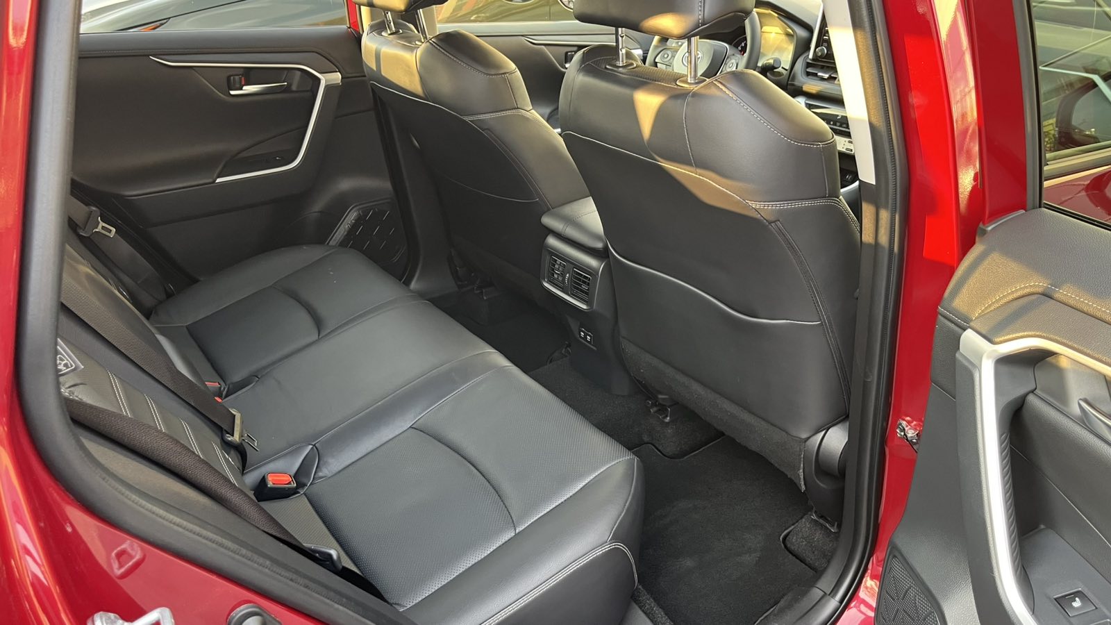 Toyota RAV4 2019 року, Універсал, Тойота Центр Хмельницький "Гранд Мотор", м.Хмельницький | Фото № 7 Toyota RAV4 2019 року з пробігом 109602 км, Універсал, Тойота Центр Хмельницький "Гранд Мотор", м.Хмельницький - 1251000 ГРН | Фото № 7