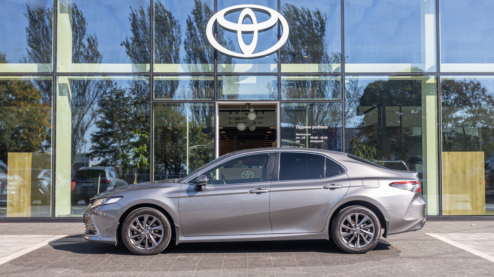 Toyota CAMRY 2022 року, Седан, Тойота Центр Дніпро "Алмаз Мотор" на Запорізькому шосе, м.Дніпро | Фото № 3 Toyota CAMRY 2022 року з пробігом 64582 км, Седан, Тойота Центр Дніпро "Алмаз Мотор" на Запорізькому шосе, м.Дніпро - 1215000 ГРН | Фото № 3