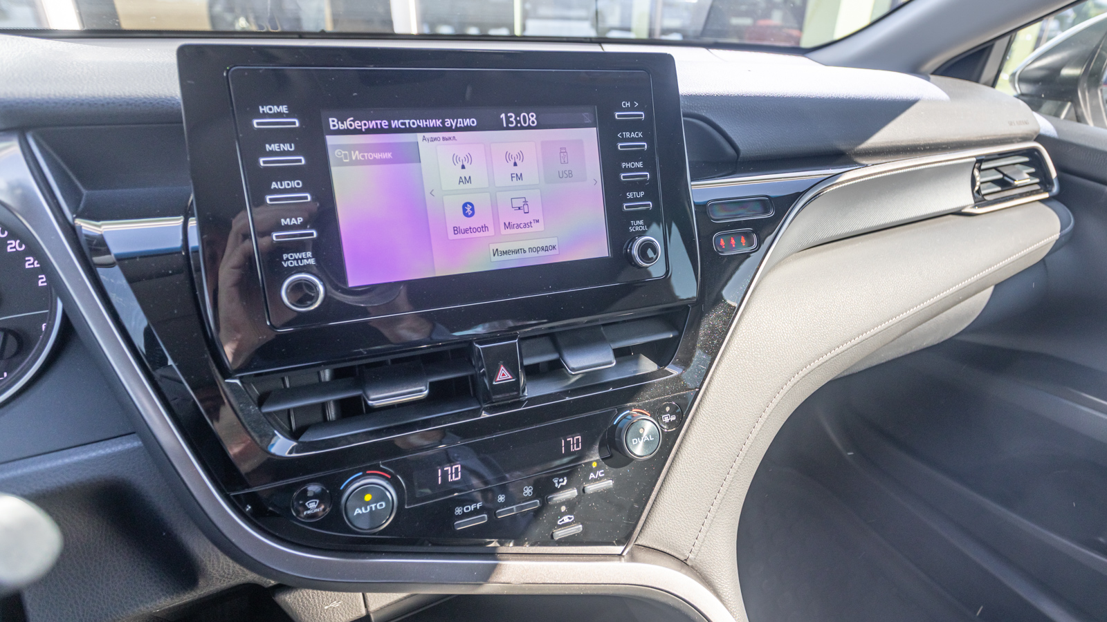 Toyota CAMRY 2022 року, Седан, Тойота Центр Дніпро "Алмаз Мотор" на Запорізькому шосе, м.Дніпро | Фото № 16 Toyota CAMRY 2022 року з пробігом 64582 км, Седан, Тойота Центр Дніпро "Алмаз Мотор" на Запорізькому шосе, м.Дніпро - 1215000 ГРН | Фото № 16