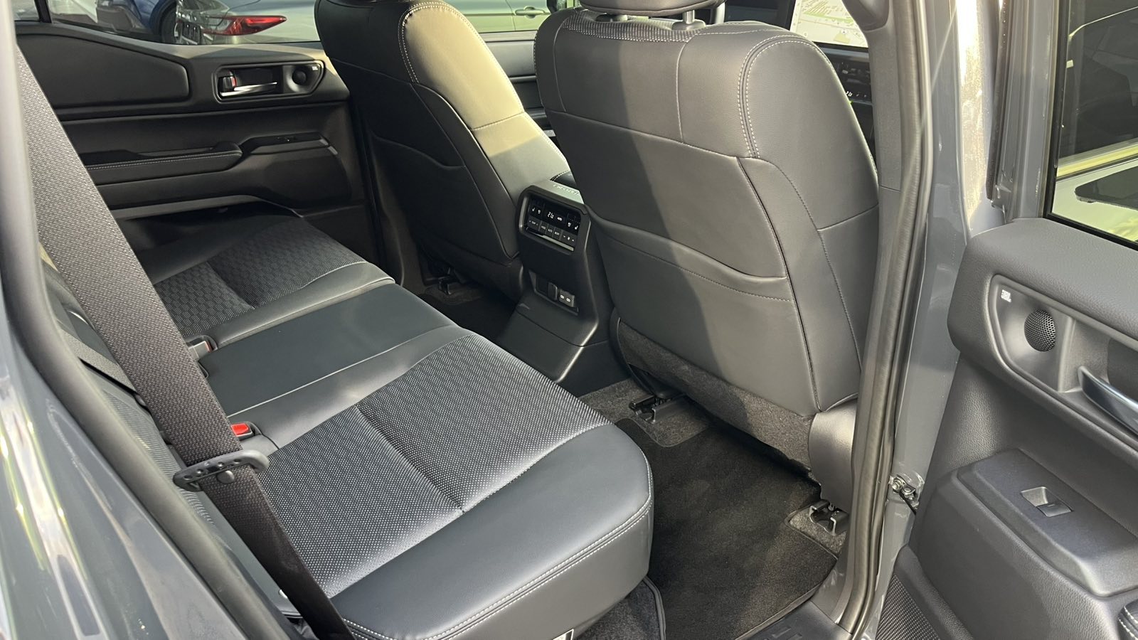 Toyota LAND CRUISER PRADO 2025 року, Універсал, Тойота Центр Хмельницький "Гранд Мотор", м.Хмельницький | Фото № 7 Toyota LAND CRUISER PRADO 2025 року з пробігом 11 км, Універсал, Тойота Центр Хмельницький "Гранд Мотор", м.Хмельницький - 3370500 ГРН | Фото № 7