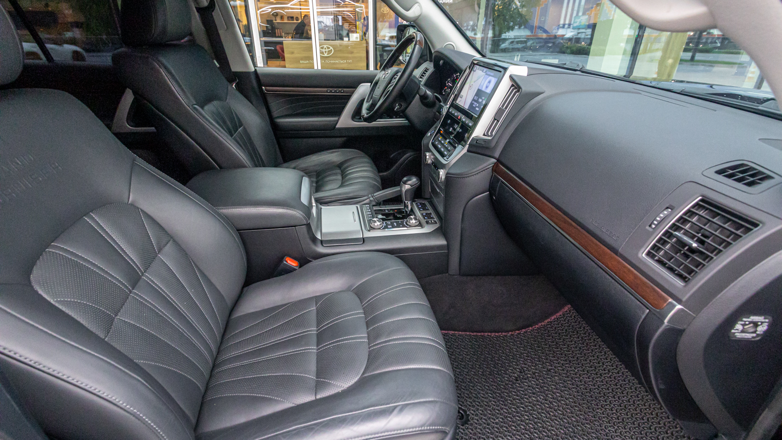 Toyota LAND CRUISER 2020 року, Універсал, Тойота Центр Дніпро "Алмаз Мотор" на Запорізькому шосе, м.Дніпро | Фото № 6 Toyota LAND CRUISER 2020 року з пробігом 89116 км, Універсал, Тойота Центр Дніпро "Алмаз Мотор" на Запорізькому шосе, м.Дніпро - 2950000 ГРН | Фото № 6