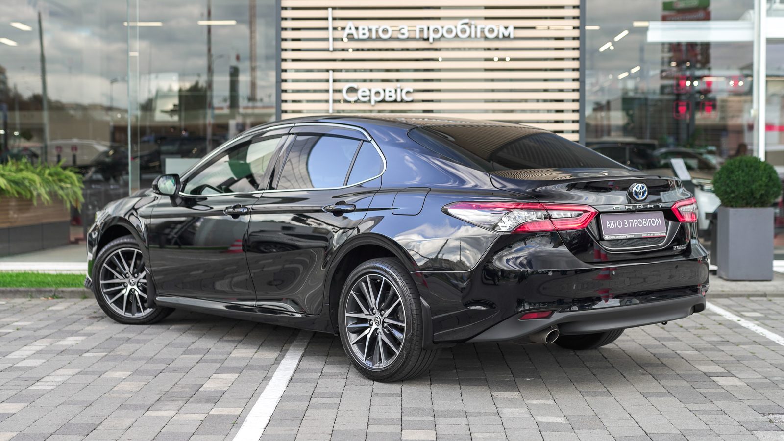 Toyota CAMRY 2023 року, Седан, Тойота Центр Львів "Діамант", м.Львів | Фото № 2 Toyota CAMRY 2023 року з пробігом 59949 км, Седан, Тойота Центр Львів "Діамант", м.Львів - 1713800 ГРН | Фото № 2