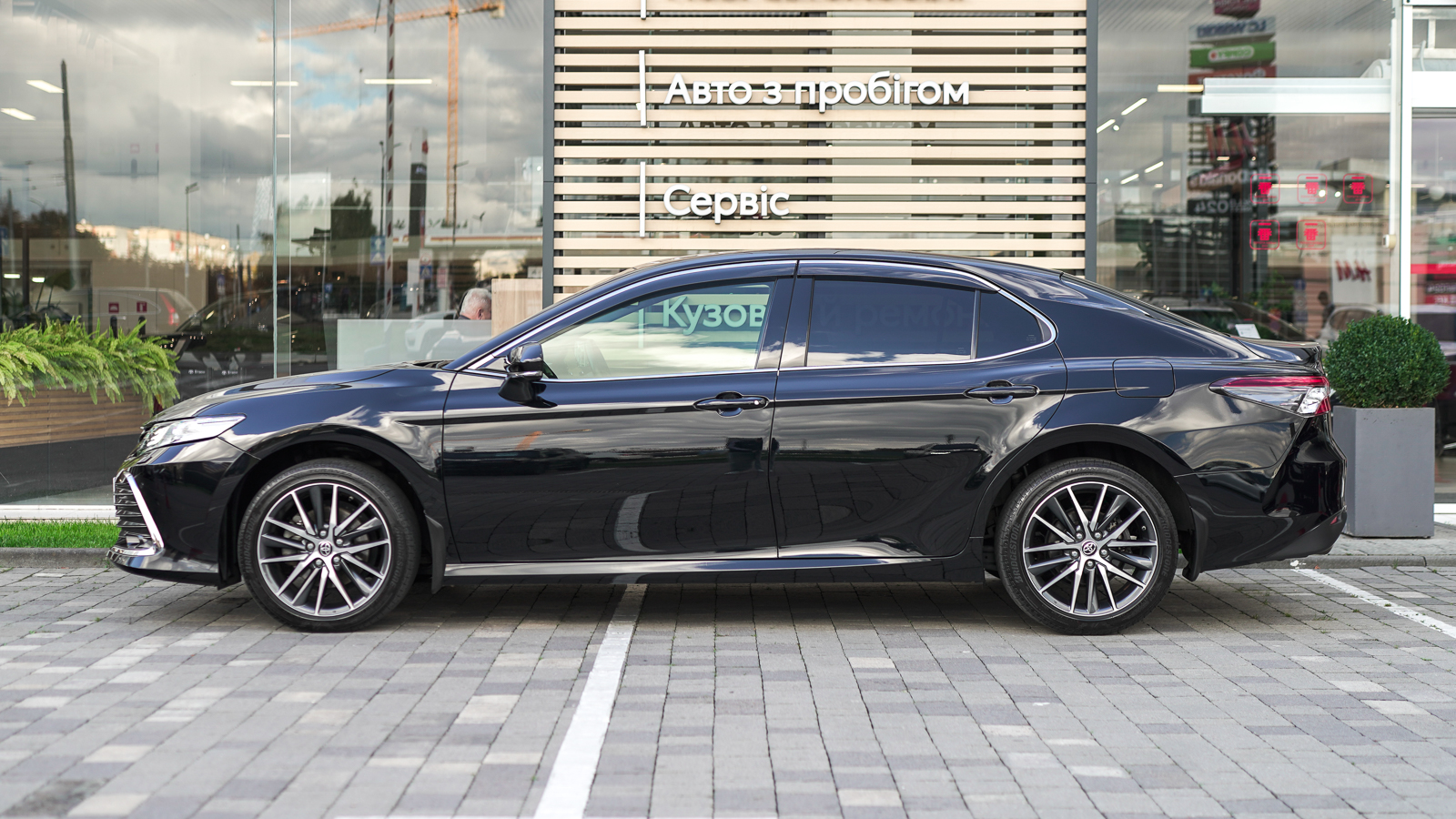 Toyota CAMRY 2023 року, Седан, Тойота Центр Львів "Діамант", м.Львів | Фото № 3 Toyota CAMRY 2023 року з пробігом 59949 км, Седан, Тойота Центр Львів "Діамант", м.Львів - 1713800 ГРН | Фото № 3