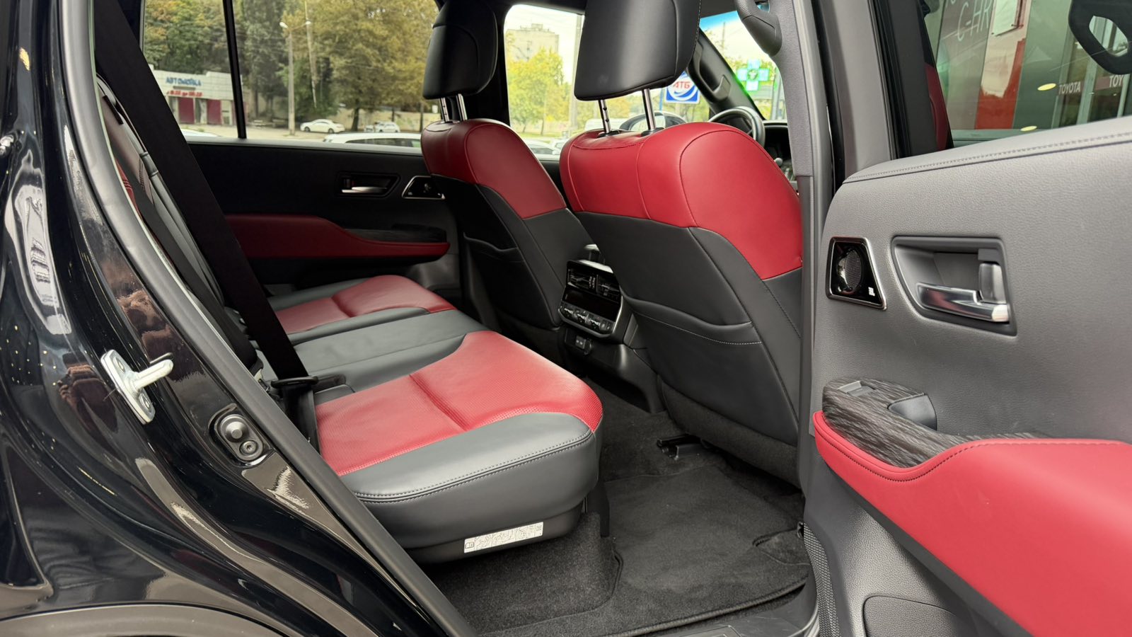 Toyota LAND CRUISER 2025 року, Універсал, Тойота Центр Одеса "ВіДі Пальміра", м.Одеса | Фото № 7 Toyota LAND CRUISER 2025 року з пробігом 113175 км, Універсал, Тойота Центр Одеса "ВіДі Пальміра", м.Одеса - 3645000 ГРН | Фото № 7