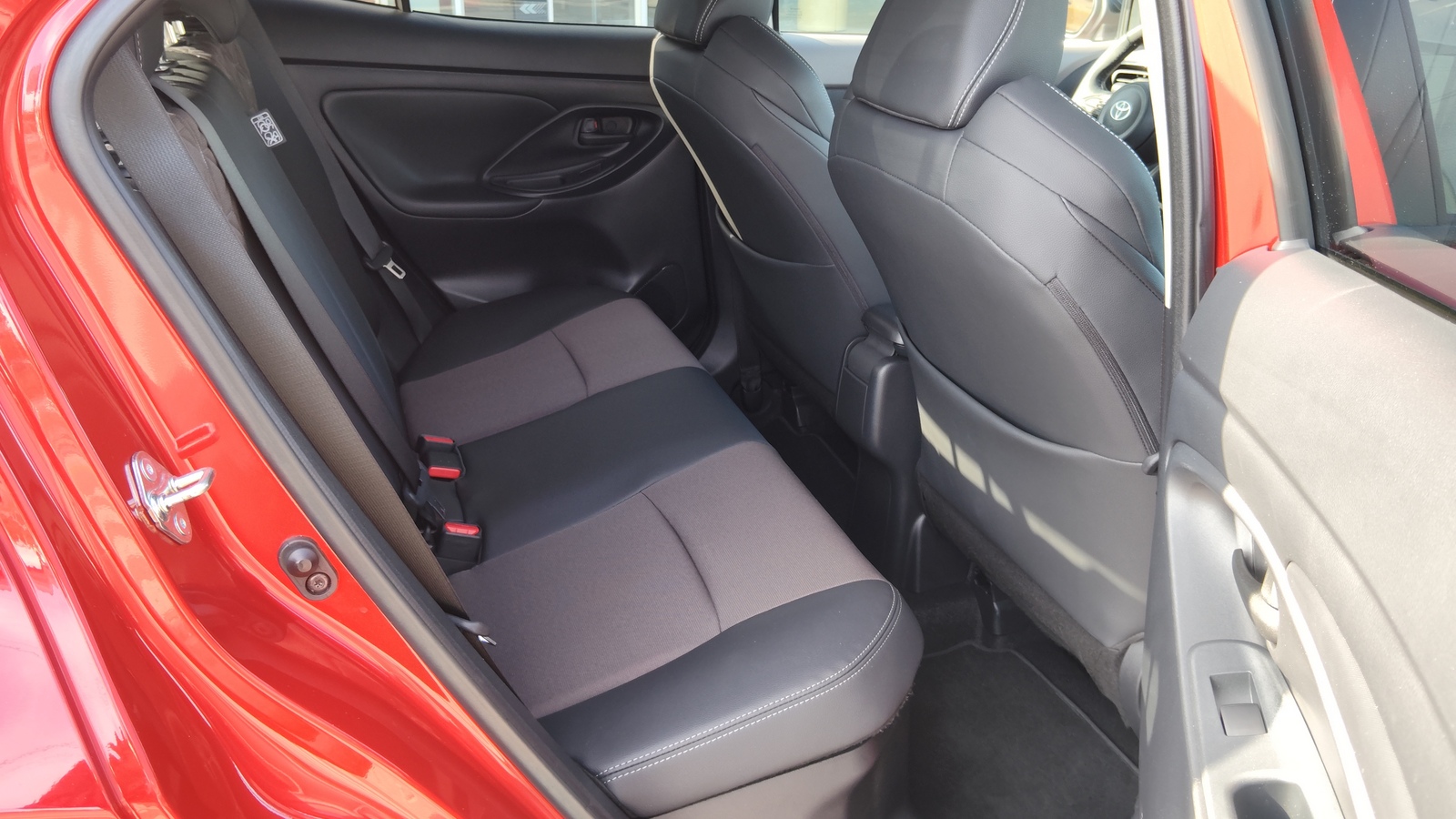 Toyota YARIS CROSS 2024 року, Хетчбек, Тойота Центр Київ "ВіДі Автострада", м.Київ | Фото № 7 Toyota YARIS CROSS 2024 року з пробігом 19315 км, Хетчбек, Тойота Центр Київ "ВіДі Автострада", м.Київ - 1289000 ГРН | Фото № 7