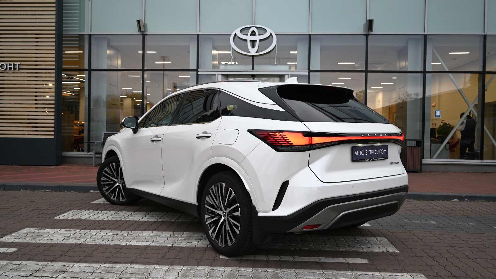 Lexus RX 2024 року, Універсал, Тойота Центр Київ "Сіті Плаза", м.Київ | Фото № 2 Lexus RX 2024 року з пробігом 11532 км, Універсал, Тойота Центр Київ "Сіті Плаза", м.Київ - 3091200 ГРН | Фото № 2