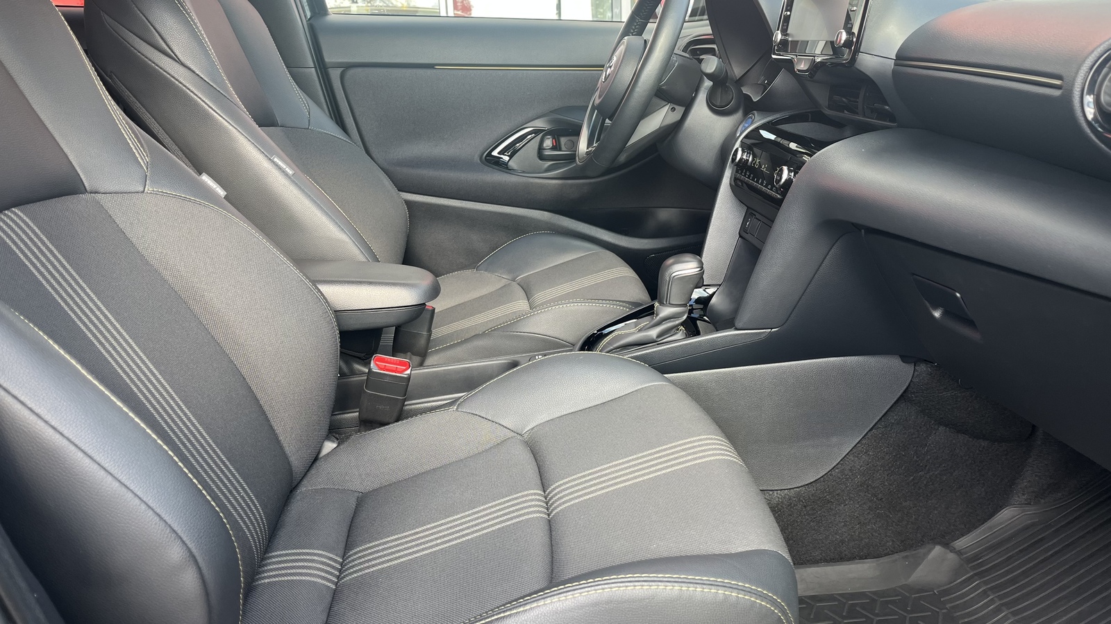 Toyota YARIS CROSS 2024 року з пробігом 34737 км, Хетчбек, Тойота Центр Вінниця "Преміум Мотор", м.Вінниця - 1285000 ГРН | Фото № 6