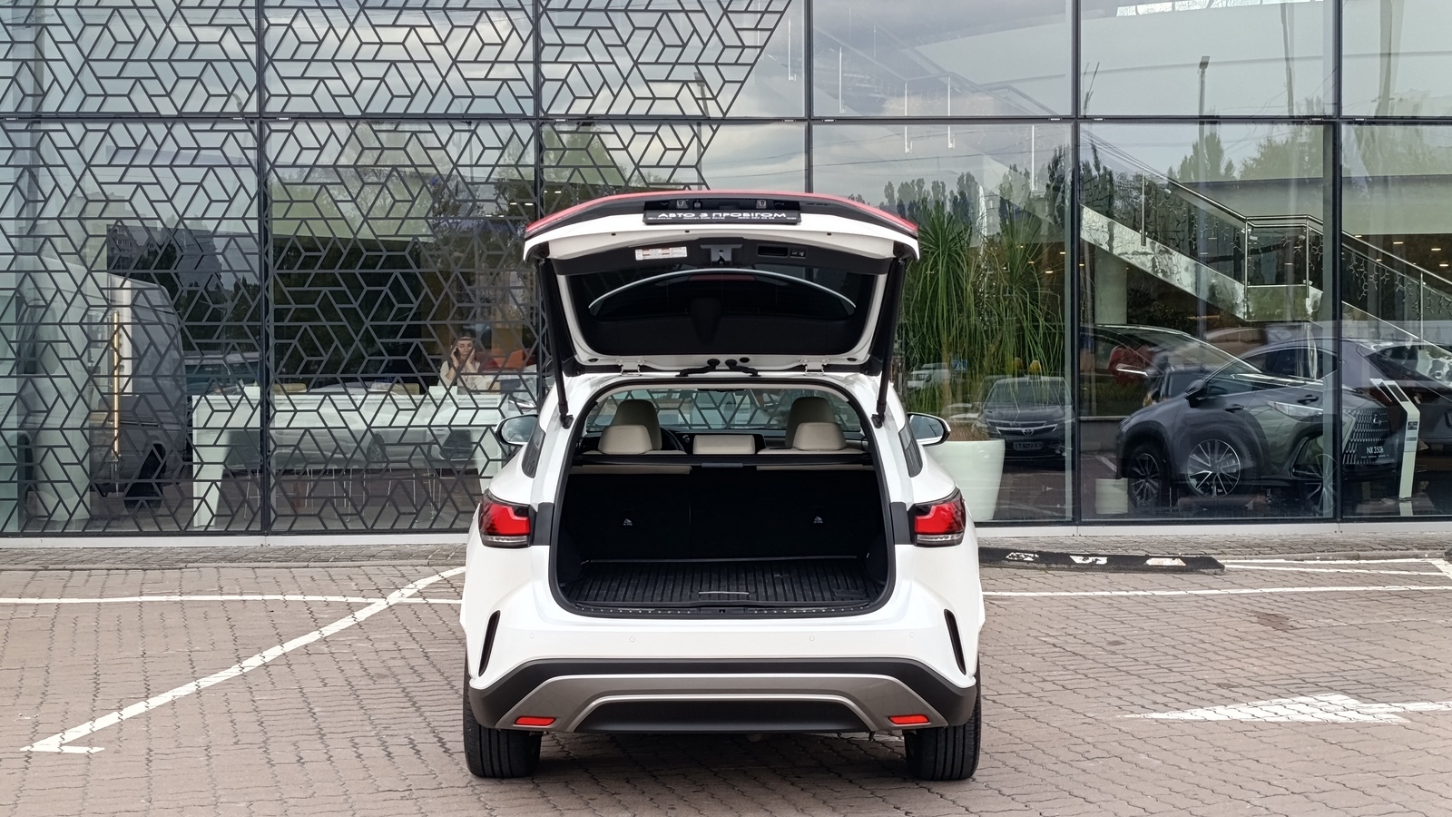 Lexus RX 450h+ 2025 року, Універсал, Лексус Київ Захід, м.Київ | Фото № 10 Lexus RX 450h+ 2025 року з пробігом 8272 км, Універсал, Лексус Київ Захід, м.Київ - 3710000 ГРН | Фото № 10