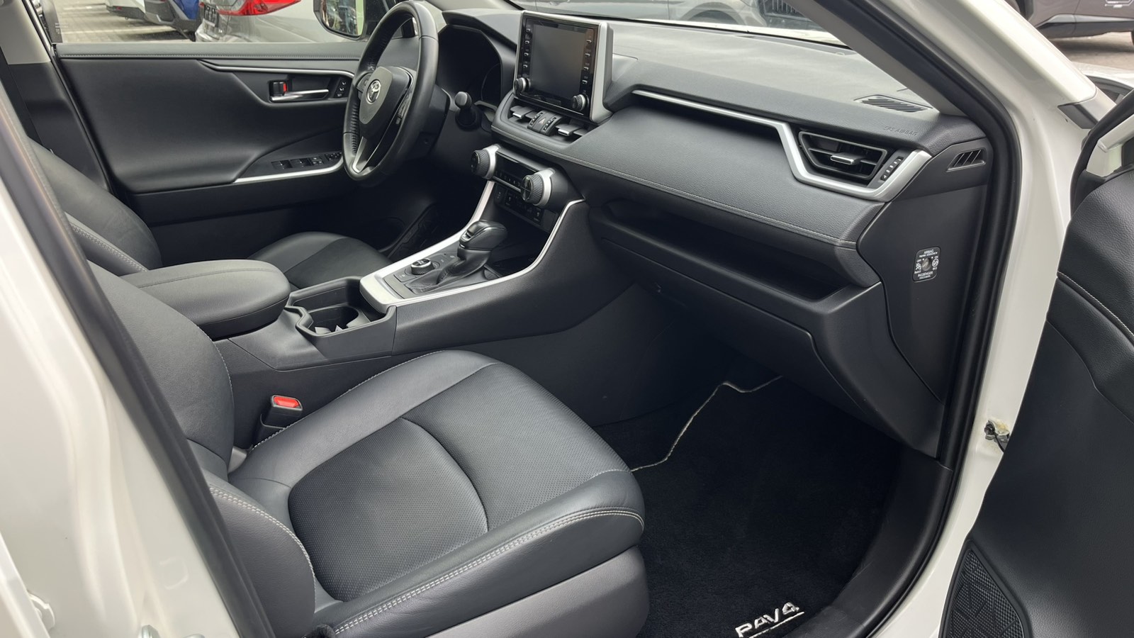 Toyota RAV4 2021 року з пробігом 206732 км, Універсал, Тойота Центр Хмельницький "Гранд Мотор", м.Хмельницький - 1319000 ГРН | Фото № 6