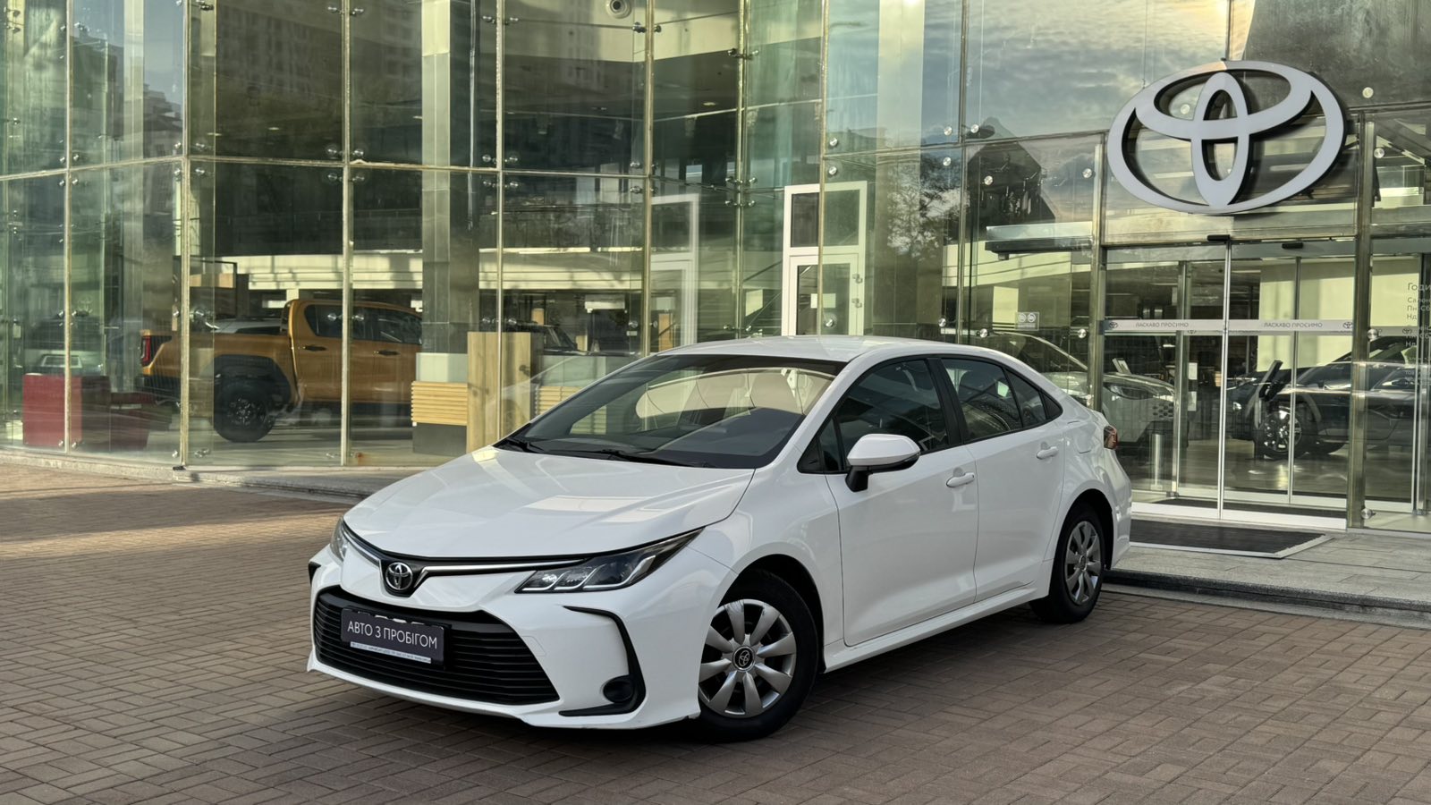 Toyota COROLLA 2019 року, Седан, Тойота Центр Київ "Автосаміт Укравто", м.Київ | Фото № 1 Toyota COROLLA 2019 року з пробігом 143156 км, Седан, Тойота Центр Київ "Автосаміт Укравто", м.Київ - 707000 ГРН | Фото № 1