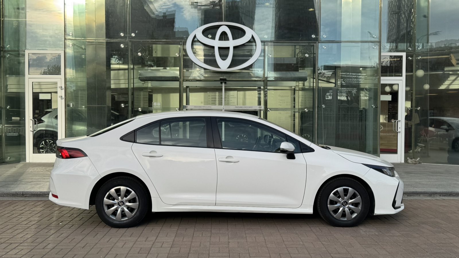 Toyota COROLLA 2019 року, Седан, Тойота Центр Київ "Автосаміт Укравто", м.Київ | Фото № 16 Toyota COROLLA 2019 року з пробігом 143156 км, Седан, Тойота Центр Київ "Автосаміт Укравто", м.Київ - 707000 ГРН | Фото № 16