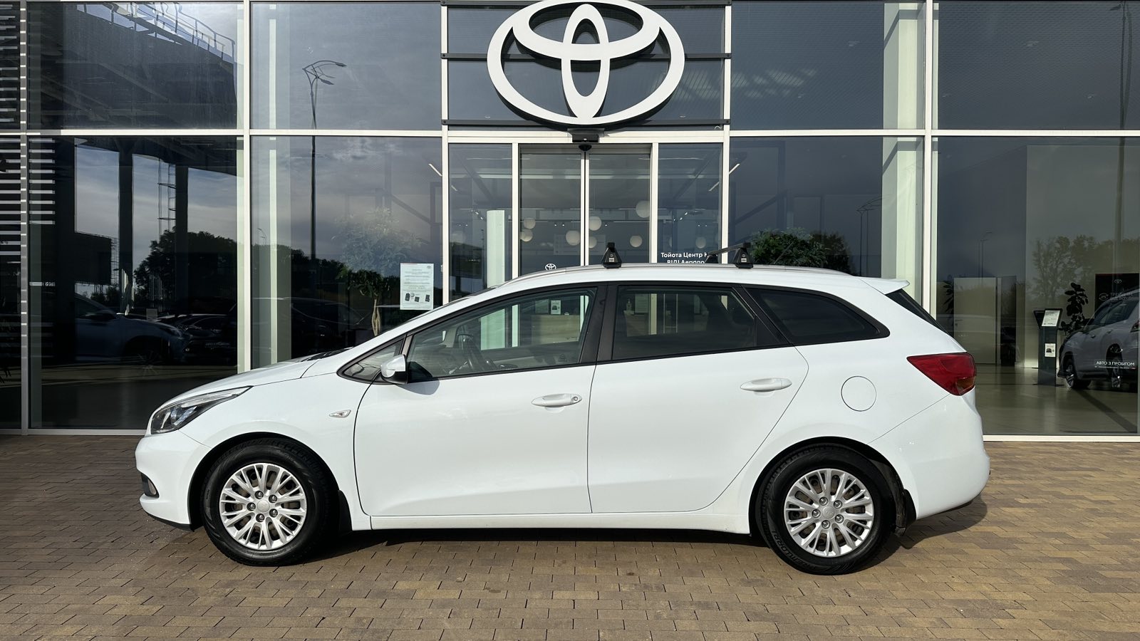 Інші авто KIA CEED 2015 року, Універсал, Тойота Центр Київ "ВІДІ Аеропорт", м.Київ | Фото № 3 Інші авто KIA CEED 2015 року з пробігом 135797 км, Універсал, Тойота Центр Київ "ВІДІ Аеропорт", м.Київ - 480000 ГРН | Фото № 3