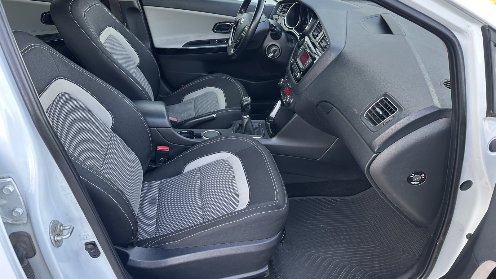 Інші авто KIA CEED 2015 року, Універсал, Тойота Центр Київ "ВІДІ Аеропорт", м.Київ | Фото № 6 Інші авто KIA CEED 2015 року з пробігом 135797 км, Універсал, Тойота Центр Київ "ВІДІ Аеропорт", м.Київ - 480000 ГРН | Фото № 6