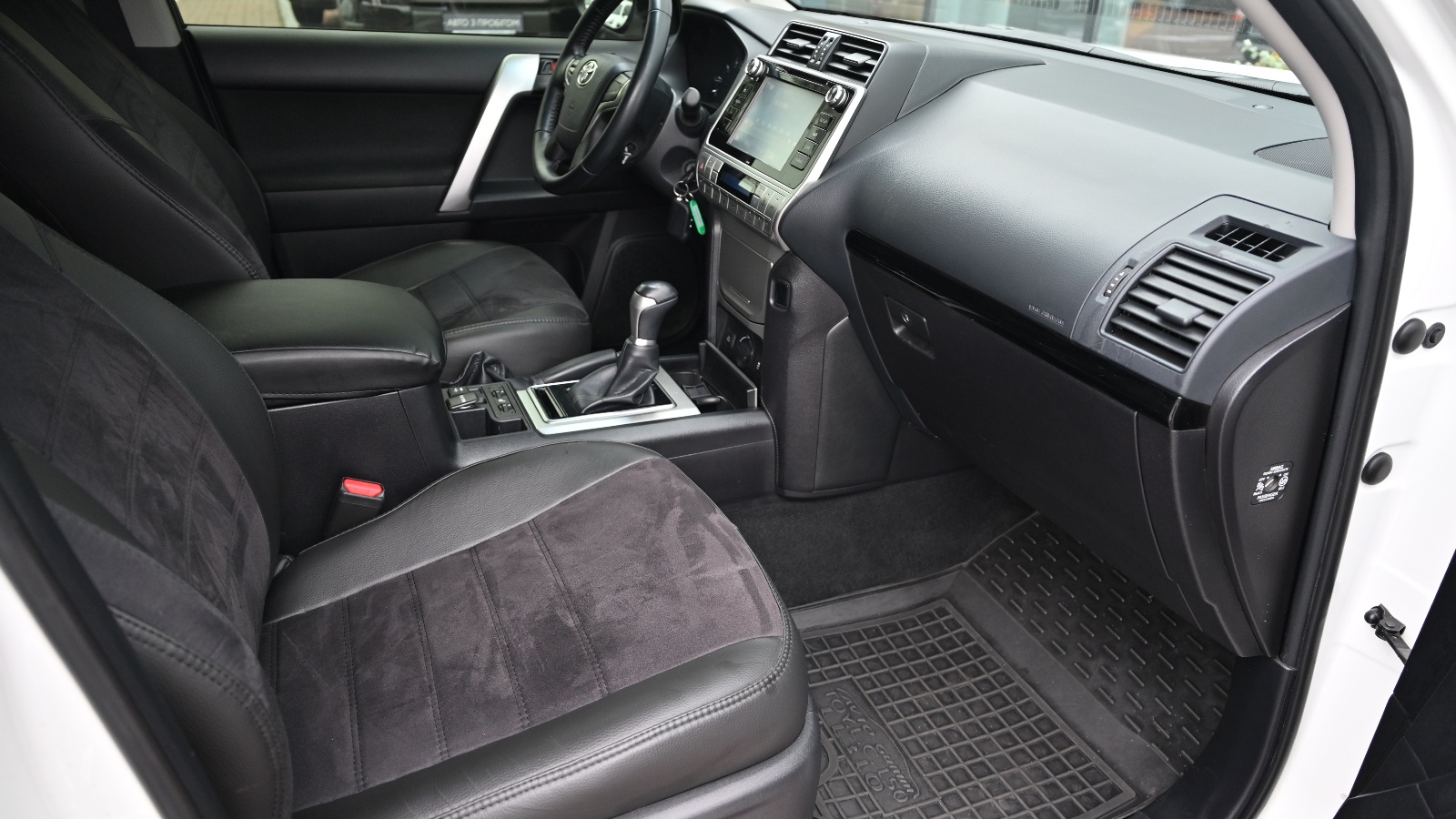 Toyota LAND CRUISER PRADO 2017 року з пробігом 53047 км, Універсал, Тойота Центр Київ "Сіті Плаза", м.Київ - 1341000 ГРН | Фото № 6