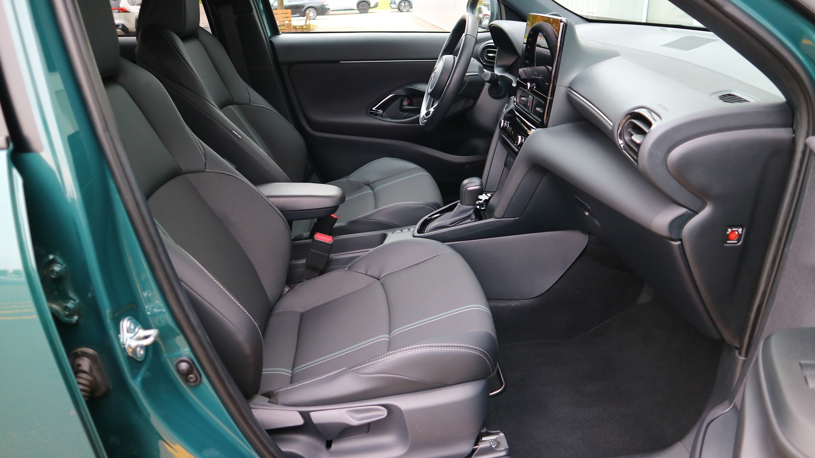 Toyota YARIS CROSS 2025 року з пробігом 1356 км, Хетчбек, Тойота Центр Київ "Автосаміт Укравто Столичне", м.Київ - 1553000 ГРН | Фото № 6
