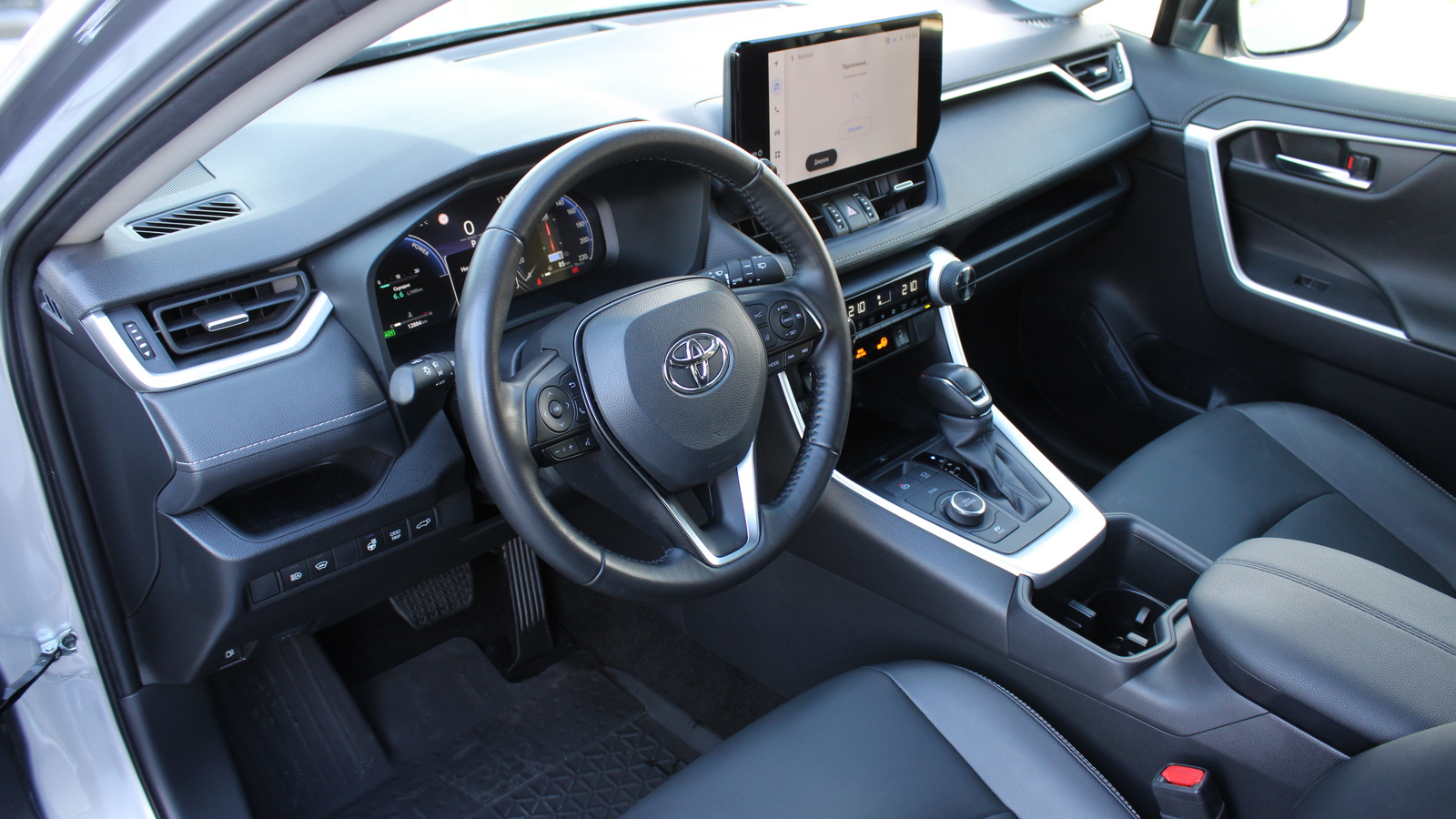 Toyota RAV4 2025 року, Універсал, Тойота Центр Черкаси "Мотор Сіті", м.Черкаси | Фото № 12 Toyota RAV4 2025 року з пробігом 12884 км, Універсал, Тойота Центр Черкаси "Мотор Сіті", м.Черкаси - 1950000 ГРН | Фото № 12