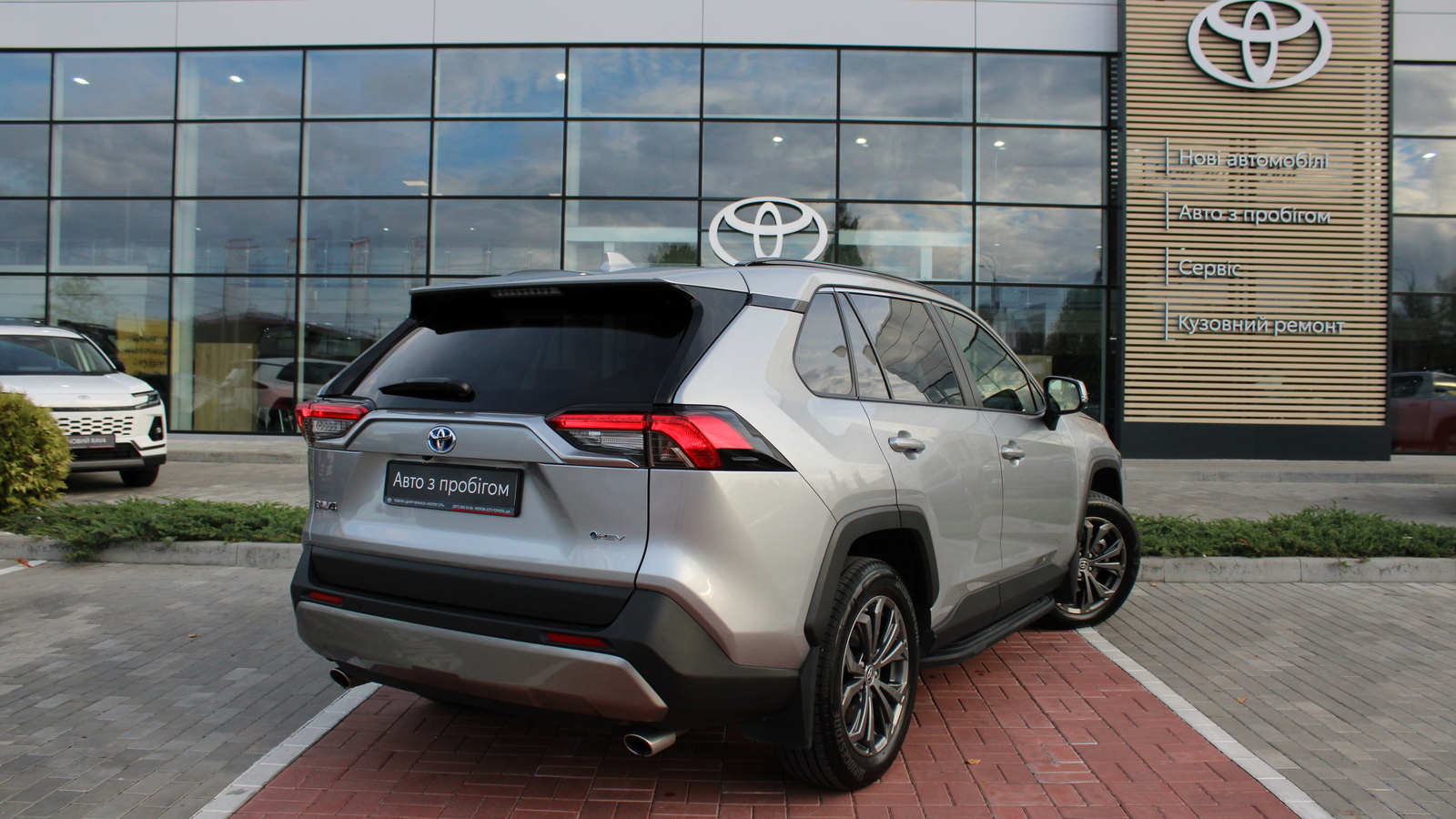 Toyota RAV4 2025 року, Універсал, Тойота Центр Черкаси "Мотор Сіті", м.Черкаси | Фото № 17 Toyota RAV4 2025 року з пробігом 12884 км, Універсал, Тойота Центр Черкаси "Мотор Сіті", м.Черкаси - 1950000 ГРН | Фото № 17