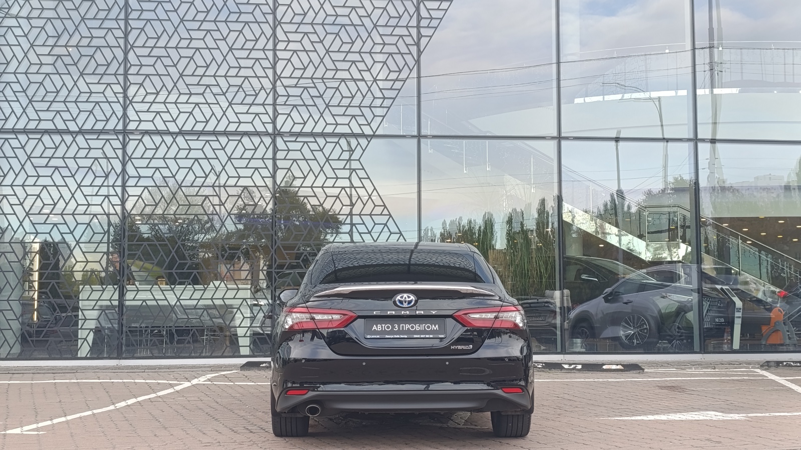 Toyota CAMRY 2023 року з пробігом 72122 км, Седан, Лексус Київ Захід, м.Київ - 1570000 ГРН | Фото № 4
