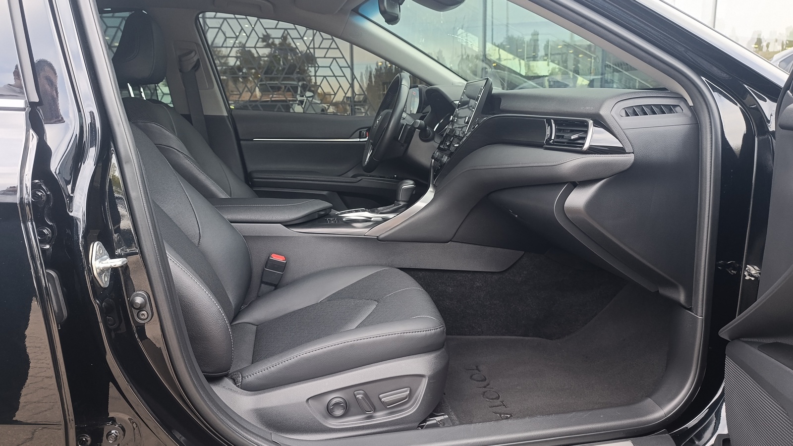Toyota CAMRY 2023 року з пробігом 72122 км, Седан, Лексус Київ Захід, м.Київ - 1570000 ГРН | Фото № 6