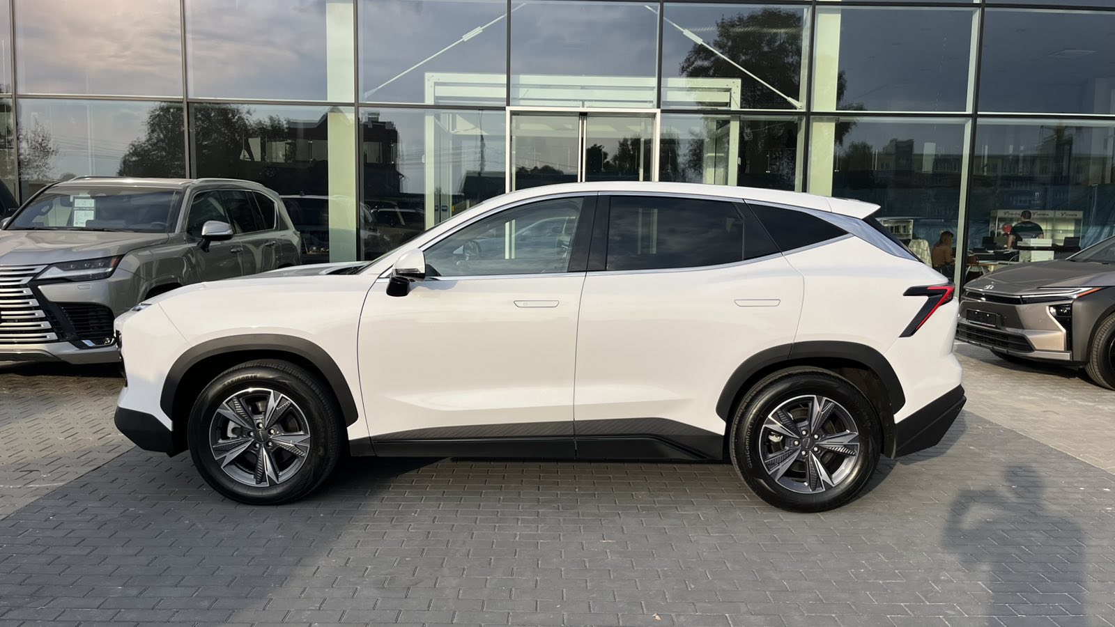 Інші авто JETOUR Dashing 2024 року, Універсал, Тойота Центр Хмельницький "Гранд Мотор", м.Хмельницький | Фото № 3 Інші авто JETOUR Dashing 2024 року з пробігом 28445 км, Універсал, Тойота Центр Хмельницький "Гранд Мотор", м.Хмельницький - 807000 ГРН | Фото № 3