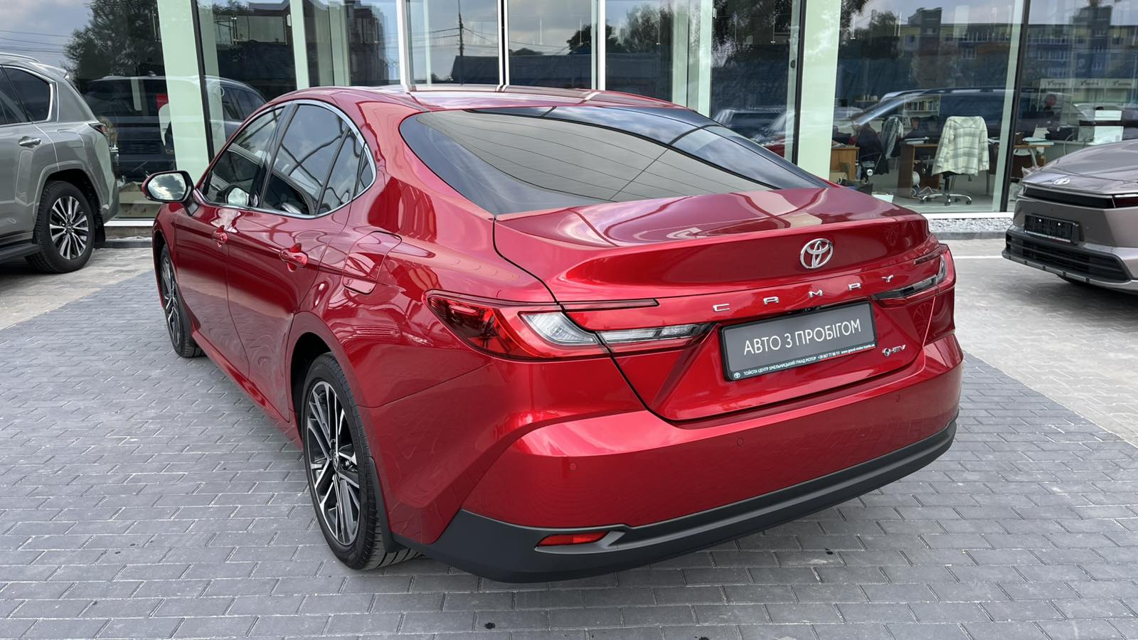 Toyota CAMRY 2024 року, Седан, Тойота Центр Хмельницький "Гранд Мотор", м.Хмельницький | Фото № 2 Toyota CAMRY 2024 року з пробігом 31886 км, Седан, Тойота Центр Хмельницький "Гранд Мотор", м.Хмельницький - 1838000 ГРН | Фото № 2