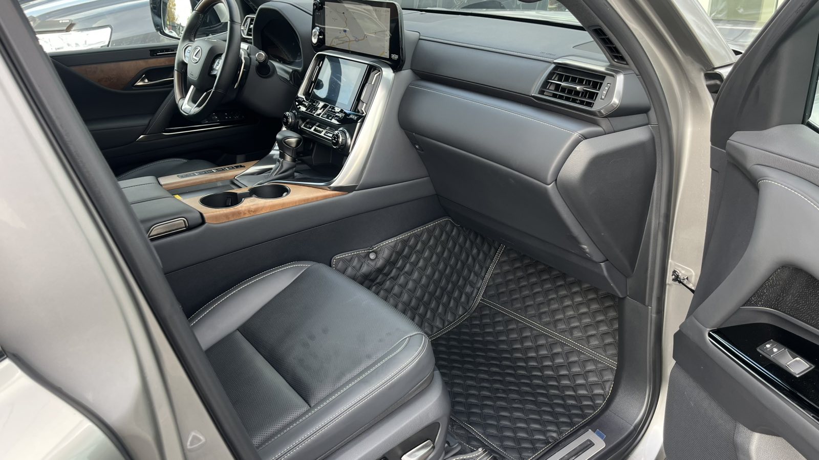 Lexus LX 2025 року з пробігом 32697 км, Універсал, Тойота Центр Хмельницький "Гранд Мотор", м.Хмельницький - 5607000 ГРН | Фото № 6