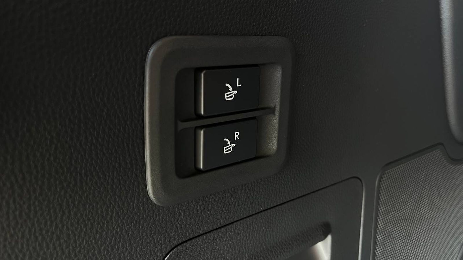 Lexus LX 2025 року з пробігом 32697 км, Універсал, Тойота Центр Хмельницький "Гранд Мотор", м.Хмельницький - 5607000 ГРН | Фото № 12