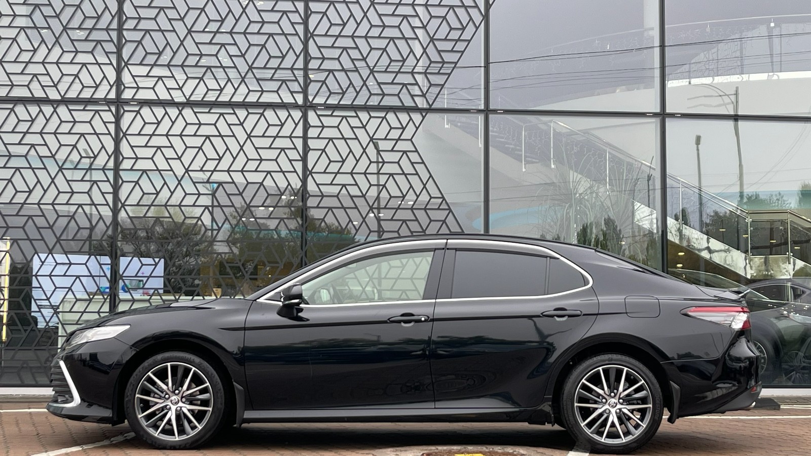 Toyota CAMRY 2023 року з пробігом 155000 км, Седан, Лексус Київ Захід, м.Київ - 1370000 ГРН | Фото № 3
