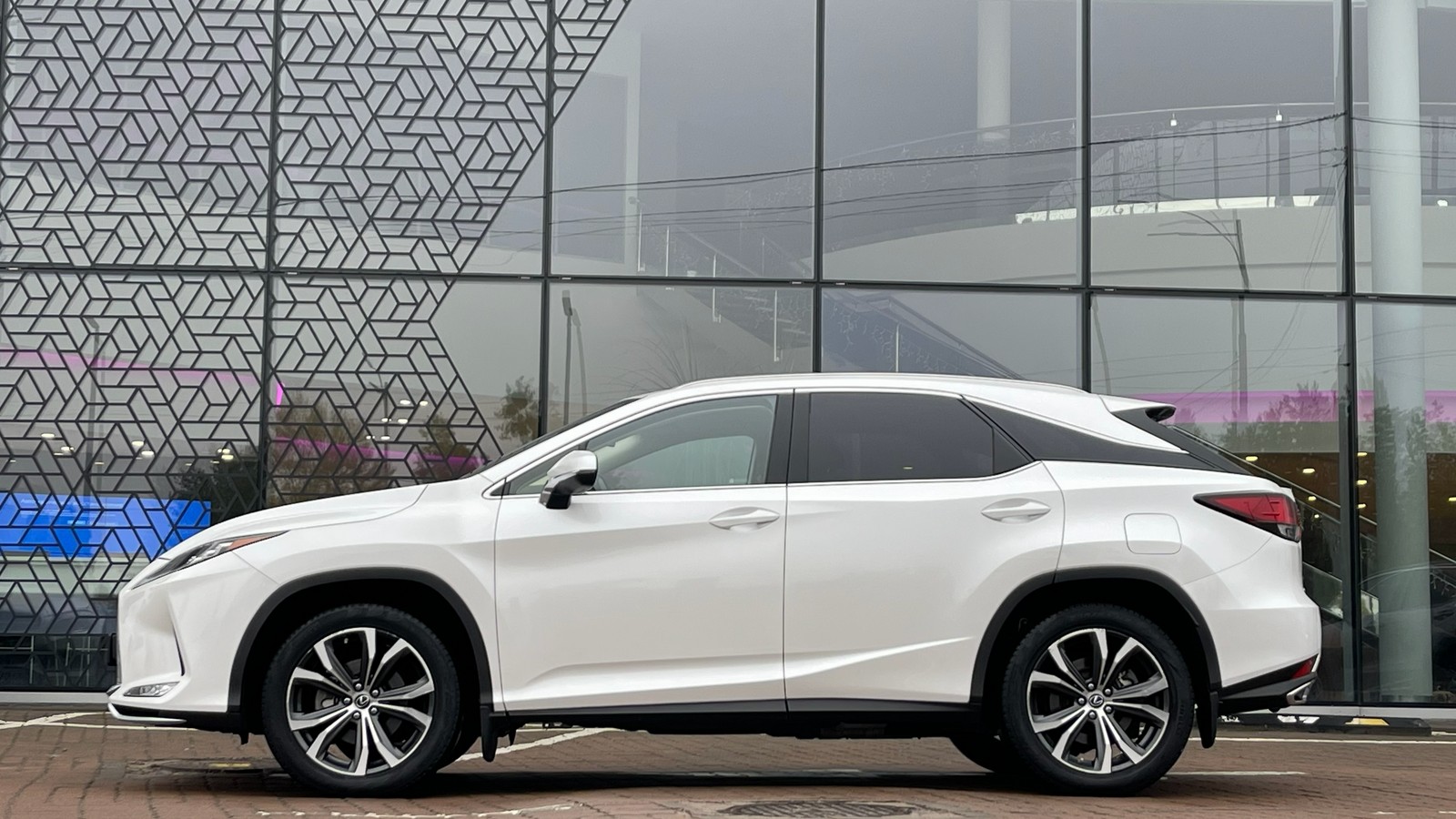 Lexus RX 2021 року з пробігом 90618 км, Універсал, Лексус Київ Захід, м.Київ - 1750000 ГРН | Фото № 3