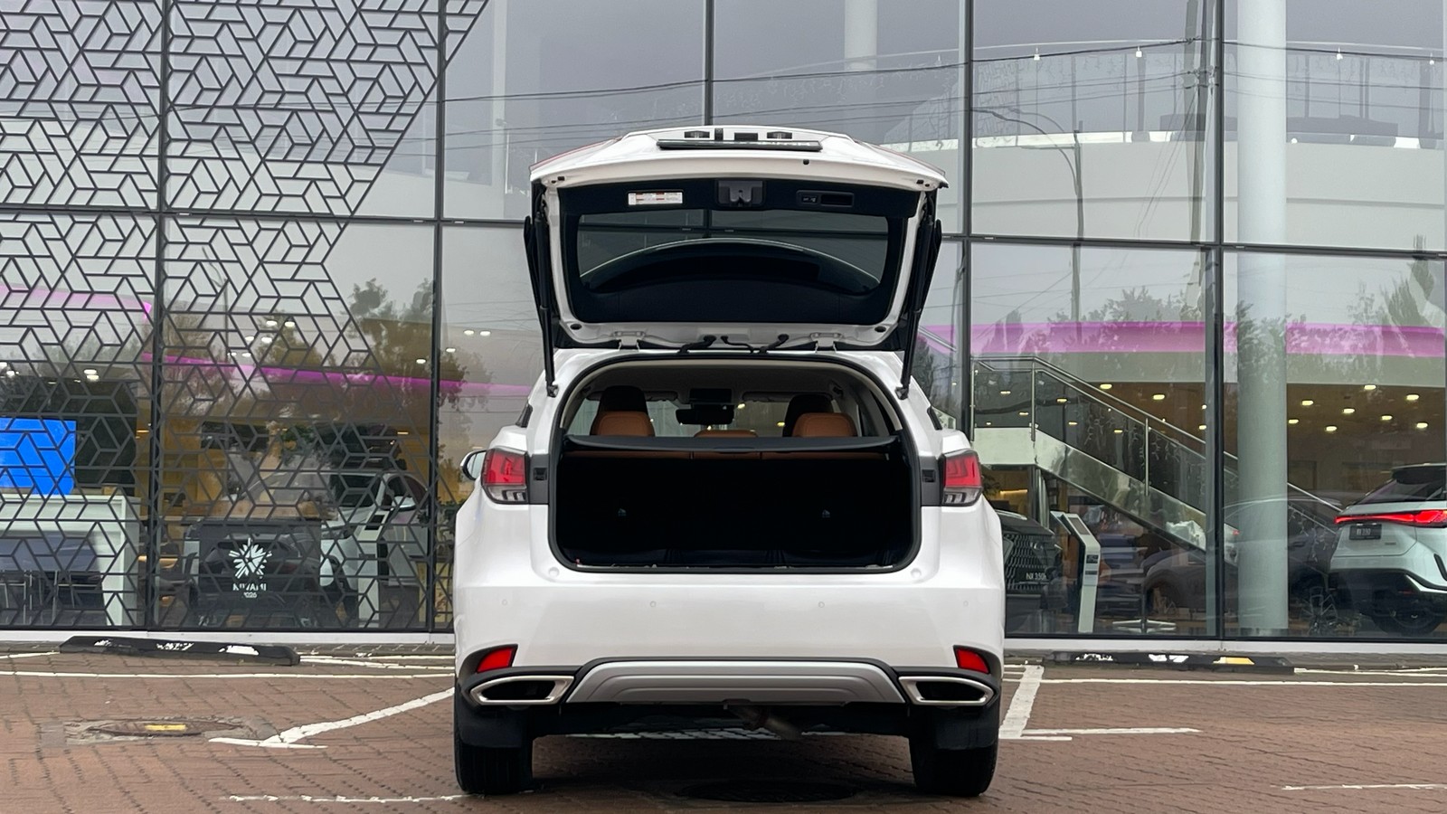 Lexus RX 2021 року з пробігом 90618 км, Універсал, Лексус Київ Захід, м.Київ - 1750000 ГРН | Фото № 10