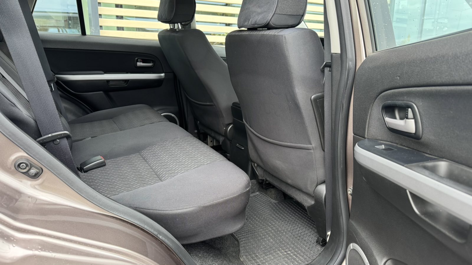 Інші авто SUZUKI GRAND VITARA 2013 року, Універсал, Тойота Центр Ужгород "Карат Мотор", м.Ужгород | Фото № 7 Інші авто SUZUKI GRAND VITARA 2013 року з пробігом 113200 км, Універсал, Тойота Центр Ужгород "Карат Мотор", м.Ужгород - 525000 ГРН | Фото № 7