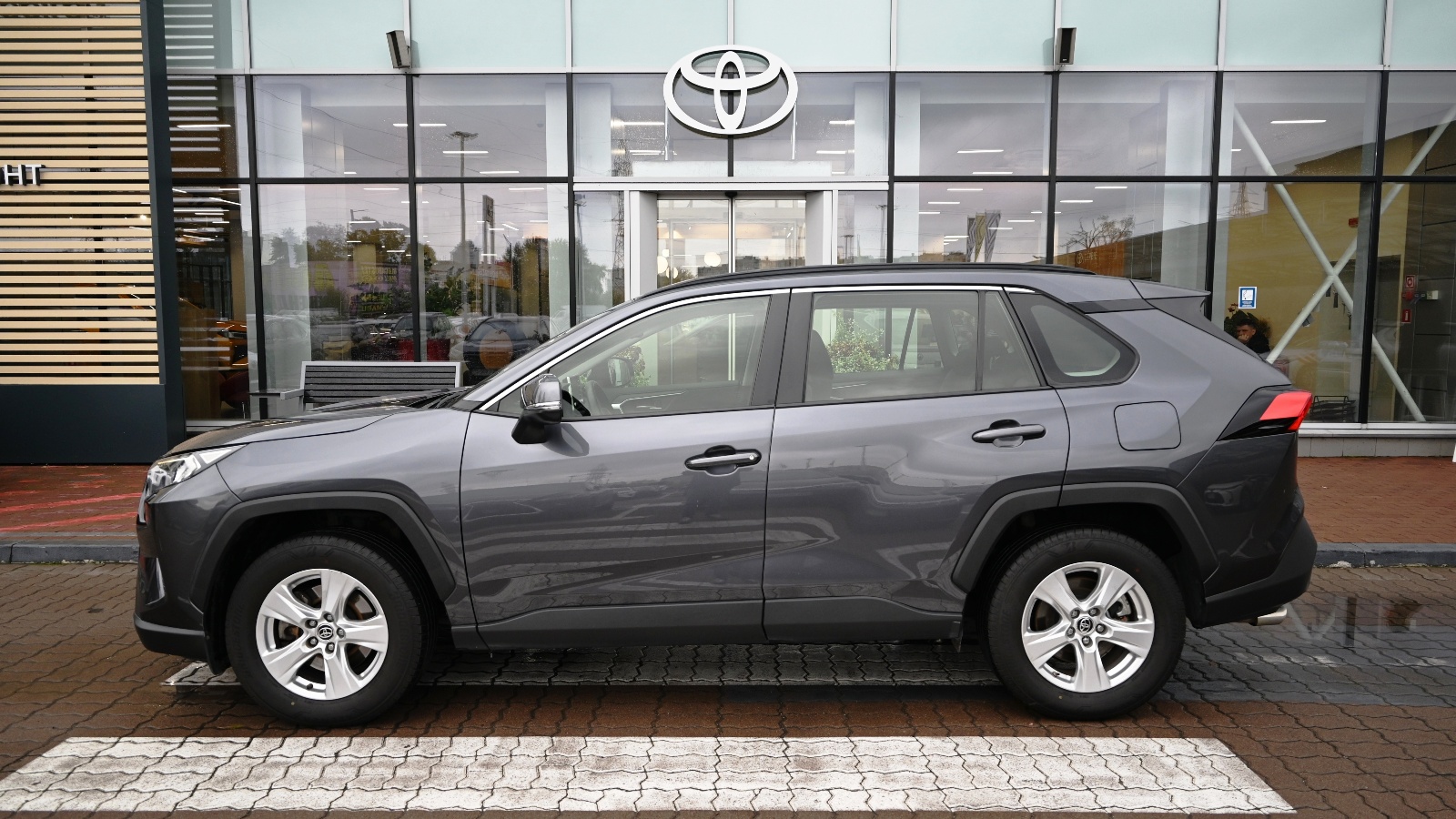 Toyota RAV4 2021 року з пробігом 35833 км, Універсал, Тойота Центр Київ "Сіті Плаза", м.Київ - 1296613 ГРН | Фото № 3