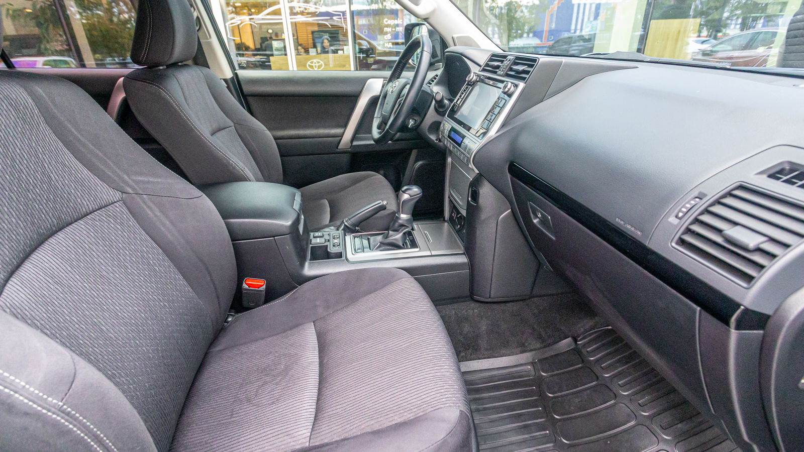 Toyota LAND CRUISER PRADO 2018 року, Універсал, Тойота Центр Дніпро "Алмаз Мотор" на Запорізькому шосе, м.Дніпро | Фото № 6 Toyota LAND CRUISER PRADO 2018 року з пробігом 249107 км, Універсал, Тойота Центр Дніпро "Алмаз Мотор" на Запорізькому шосе, м.Дніпро - 1270000 ГРН | Фото № 6
