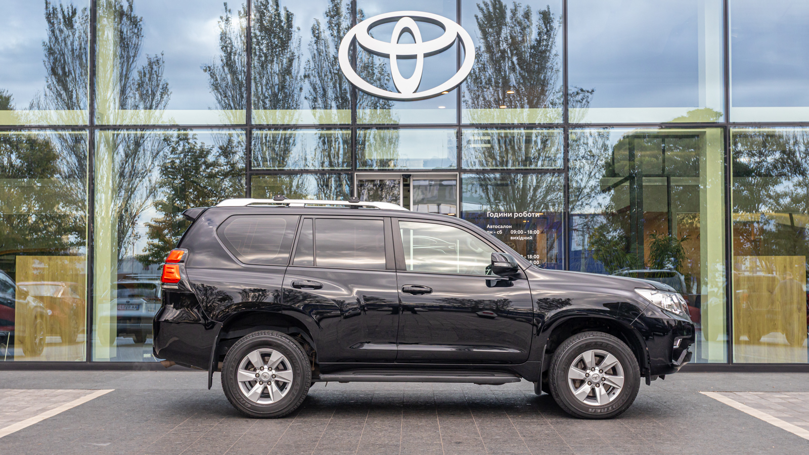 Toyota LAND CRUISER PRADO 2018 року, Універсал, Тойота Центр Дніпро "Алмаз Мотор" на Запорізькому шосе, м.Дніпро | Фото № 19 Toyota LAND CRUISER PRADO 2018 року з пробігом 249107 км, Універсал, Тойота Центр Дніпро "Алмаз Мотор" на Запорізькому шосе, м.Дніпро - 1270000 ГРН | Фото № 19