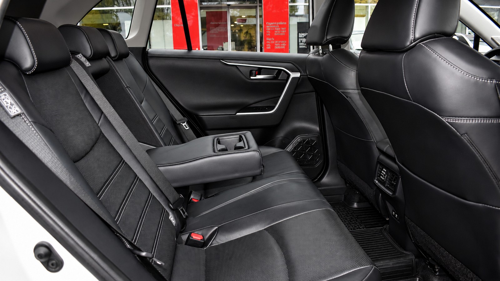 Toyota RAV4 2020 року з пробігом 116872 км, Універсал, Тойота Центр Житомир "Стар - Кар", м.Житомир - 1566000 ГРН | Фото № 7