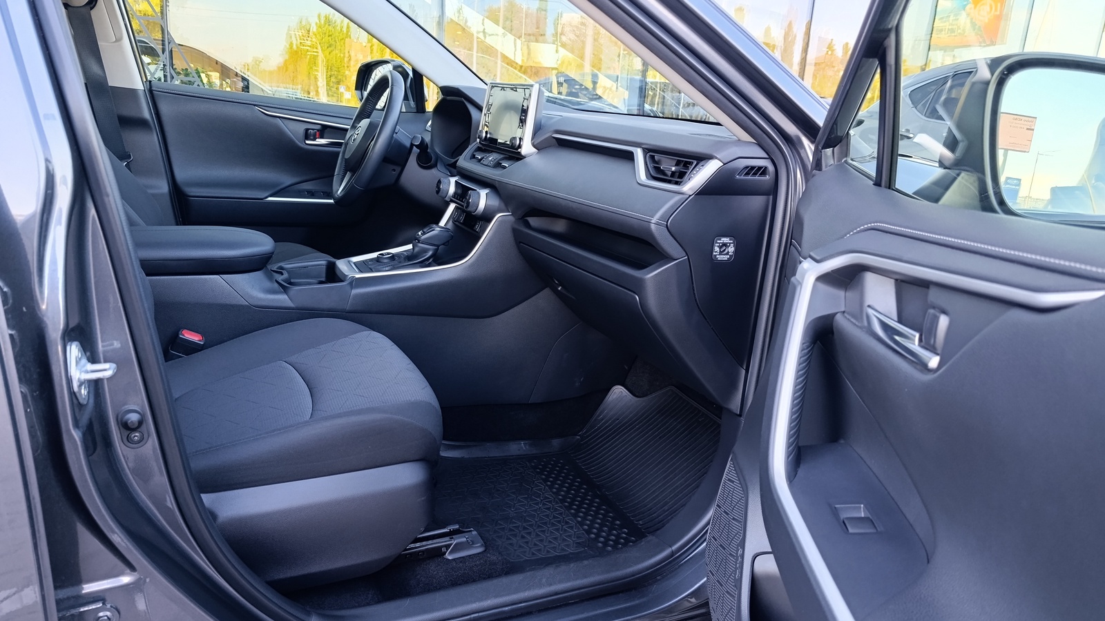 Toyota RAV4 2021 року, Універсал, Лексус Київ Захід, м.Київ | Фото № 6 Toyota RAV4 2021 року з пробігом 49960 км, Універсал, Лексус Київ Захід, м.Київ - 1260000 ГРН | Фото № 6