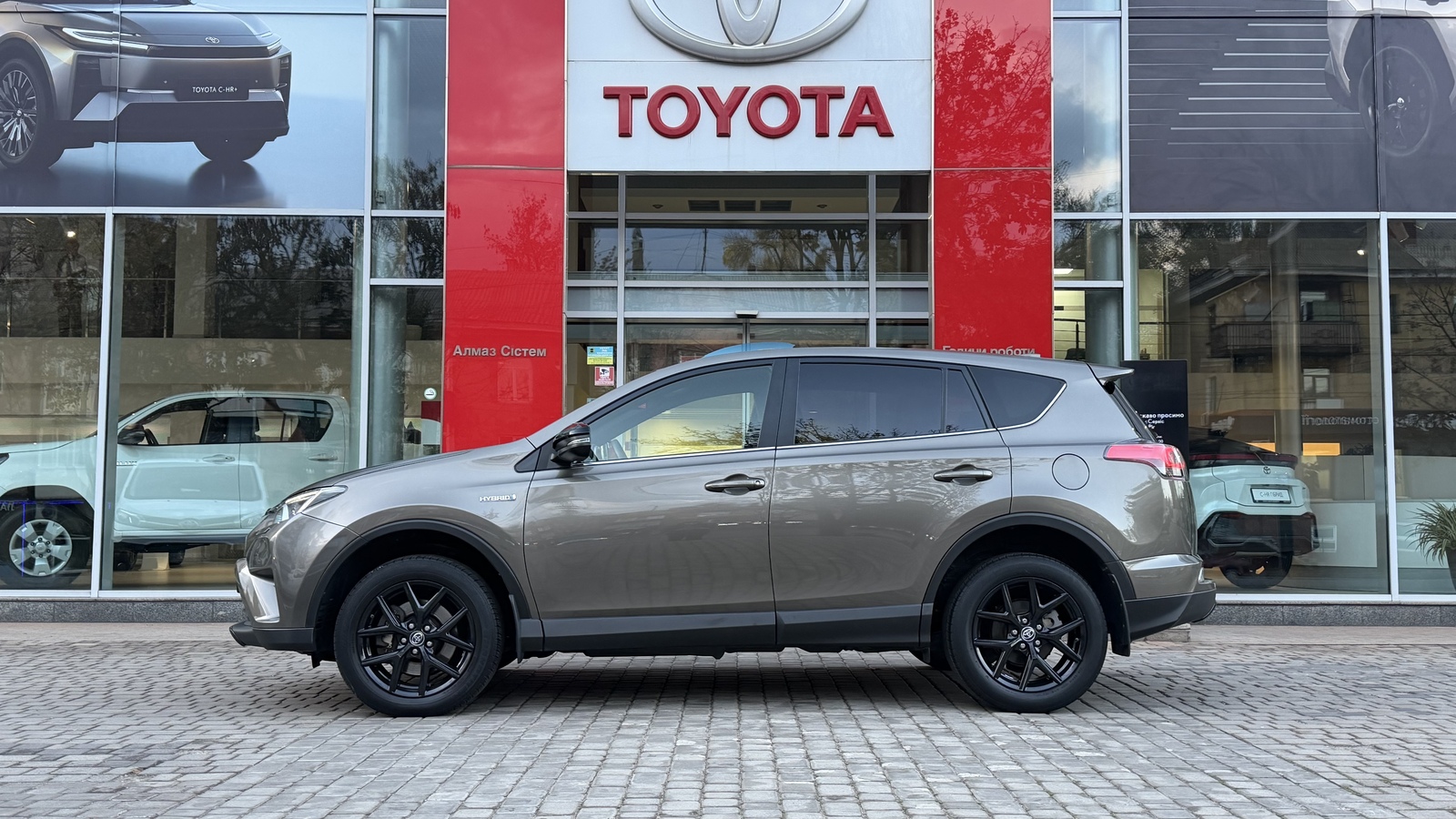 Toyota RAV4 2018 року з пробігом 92654 км, Універсал, Тойота Центр Кривий Ріг "Алмаз Сістем", м.Кривий Ріг - 1063000 ГРН | Фото № 3