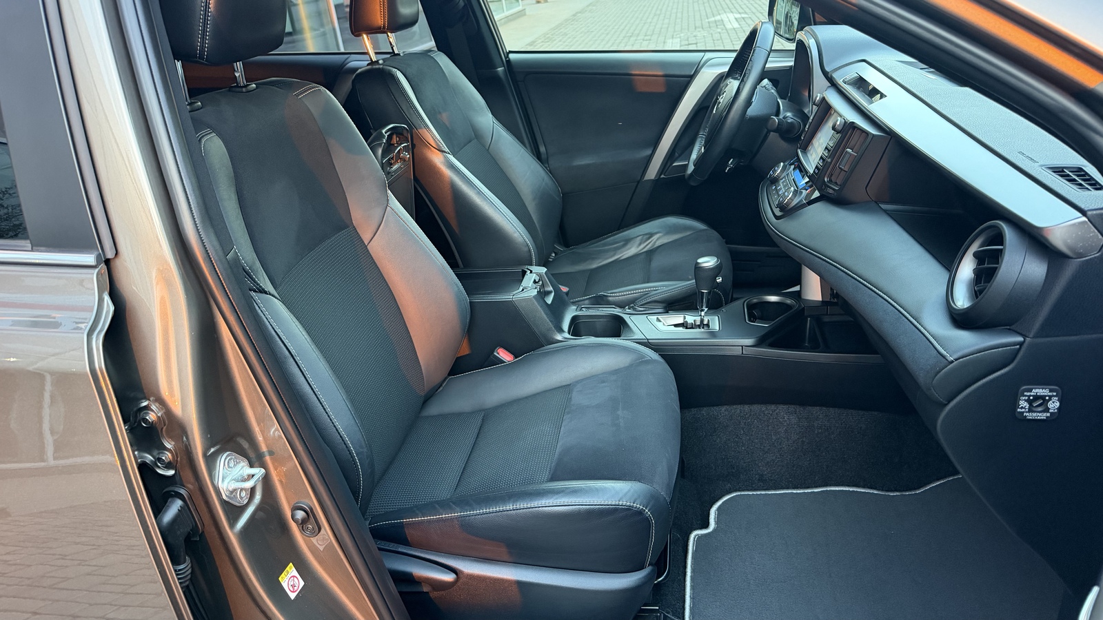 Toyota RAV4 2018 року з пробігом 92654 км, Універсал, Тойота Центр Кривий Ріг "Алмаз Сістем", м.Кривий Ріг - 1063000 ГРН | Фото № 6