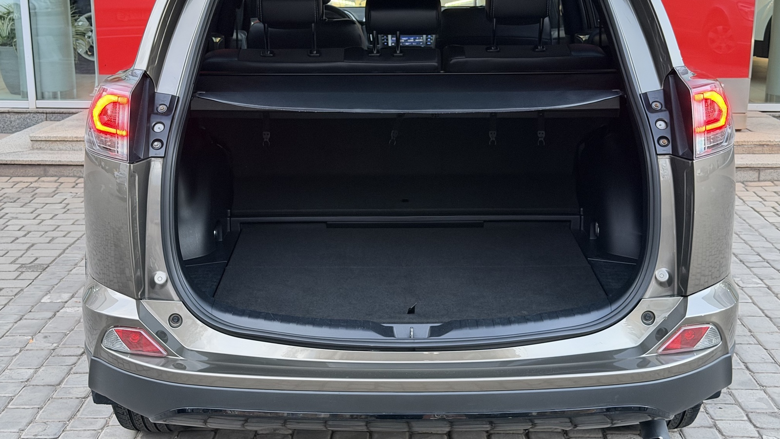 Toyota RAV4 2018 року з пробігом 92654 км, Універсал, Тойота Центр Кривий Ріг "Алмаз Сістем", м.Кривий Ріг - 1063000 ГРН | Фото № 10