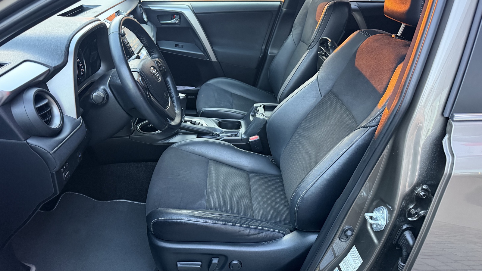 Toyota RAV4 2018 року з пробігом 92654 км, Універсал, Тойота Центр Кривий Ріг "Алмаз Сістем", м.Кривий Ріг - 1063000 ГРН | Фото № 12