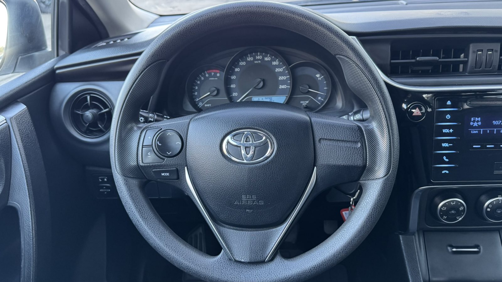 Toyota COROLLA 2018 року, Седан, Тойота Центр Київ "Автосаміт Укравто", м.Київ | Фото № 13 Toyota COROLLA 2018 року з пробігом 112098 км, Седан, Тойота Центр Київ "Автосаміт Укравто", м.Київ - 490000 ГРН | Фото № 13