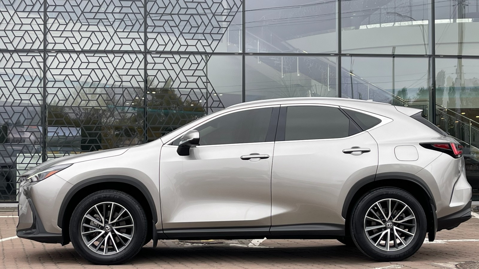 Lexus NX 2022 року, Універсал, Лексус Київ Захід, м.Київ | Фото № 3 Lexus NX 2022 року з пробігом 69503 км, Універсал, Лексус Київ Захід, м.Київ - 1770000 ГРН | Фото № 3
