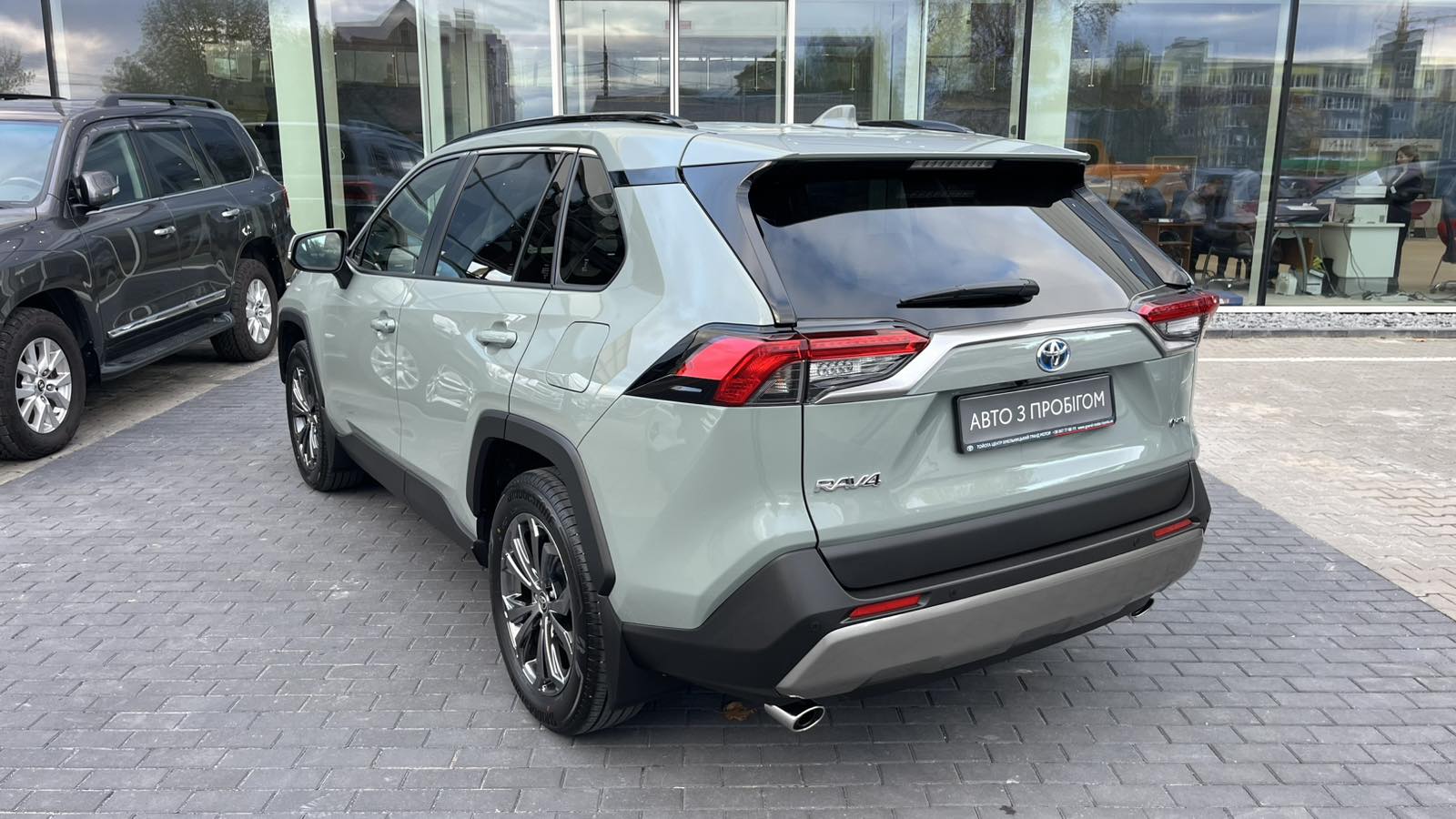 Toyota RAV4 2025 року, Універсал, Тойота Центр Хмельницький "Гранд Мотор", м.Хмельницький | Фото № 2 Toyota RAV4 2025 року з пробігом 16517 км, Універсал, Тойота Центр Хмельницький "Гранд Мотор", м.Хмельницький - 1876000 ГРН | Фото № 2