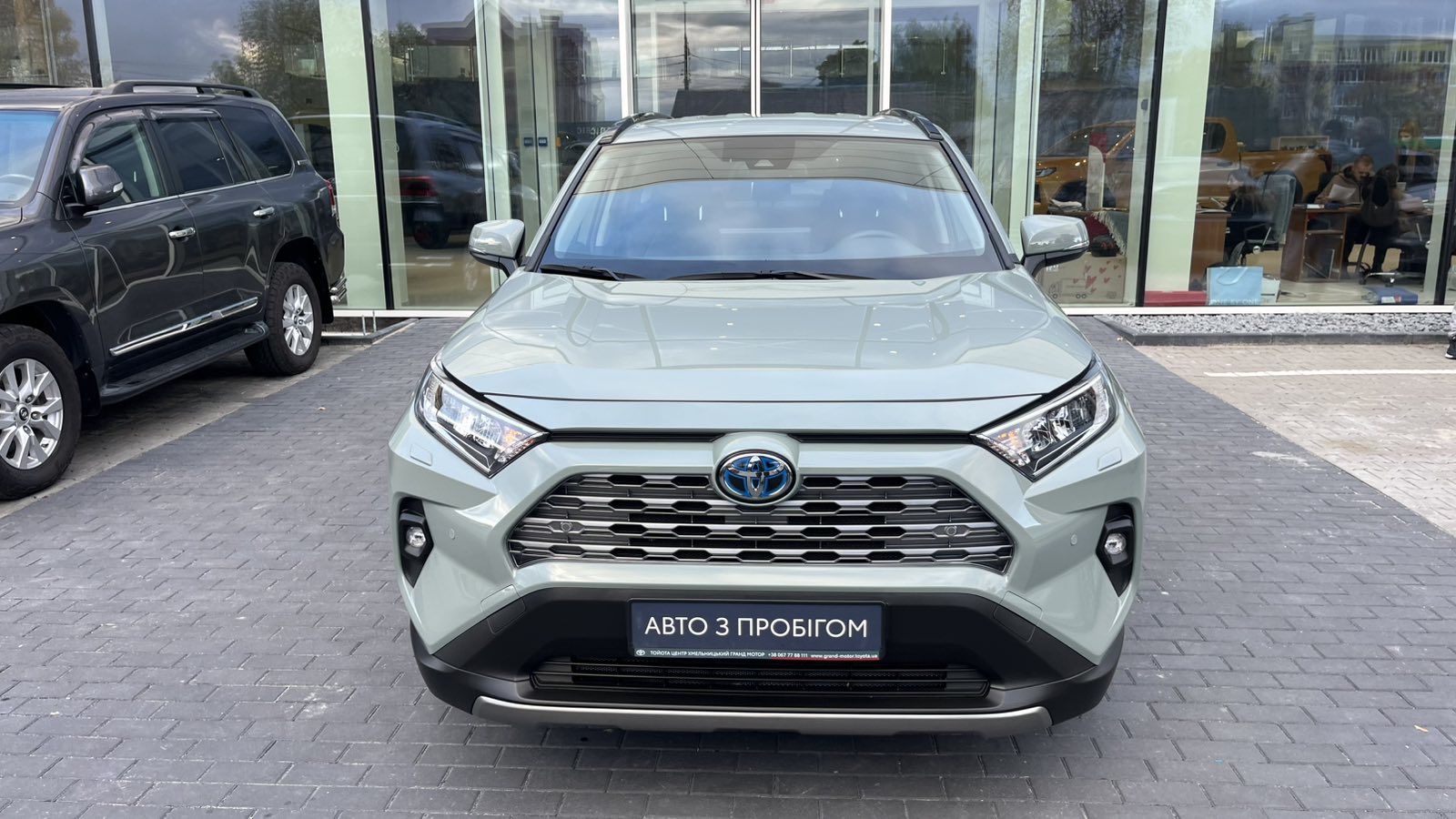 Toyota RAV4 2025 року, Універсал, Тойота Центр Хмельницький "Гранд Мотор", м.Хмельницький | Фото № 4 Toyota RAV4 2025 року з пробігом 16517 км, Універсал, Тойота Центр Хмельницький "Гранд Мотор", м.Хмельницький - 1876000 ГРН | Фото № 4