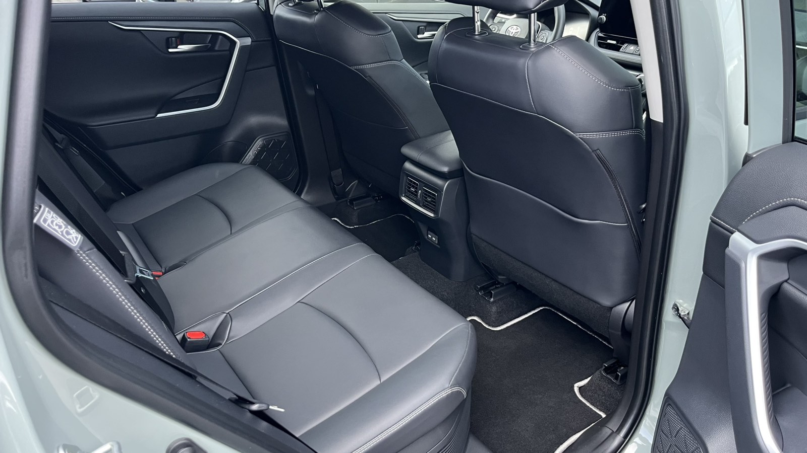 Toyota RAV4 2025 року, Універсал, Тойота Центр Хмельницький "Гранд Мотор", м.Хмельницький | Фото № 7 Toyota RAV4 2025 року з пробігом 16517 км, Універсал, Тойота Центр Хмельницький "Гранд Мотор", м.Хмельницький - 1876000 ГРН | Фото № 7