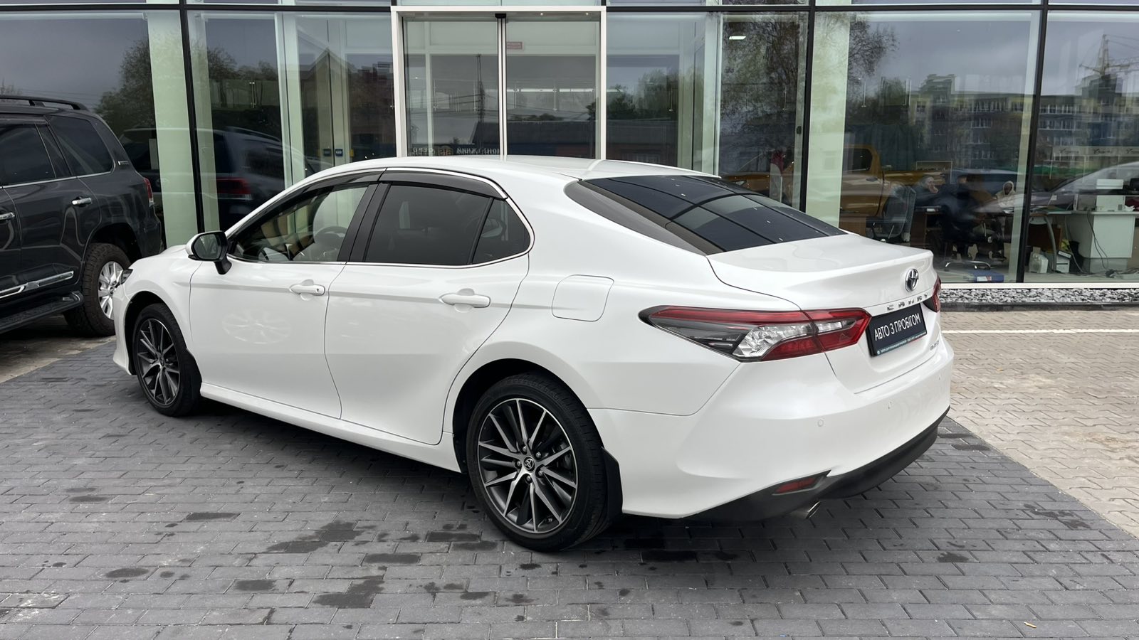 Toyota CAMRY 2021 року з пробігом 68182 км, Седан, Тойота Центр Хмельницький "Гранд Мотор", м.Хмельницький - 1352000 ГРН | Фото № 2
