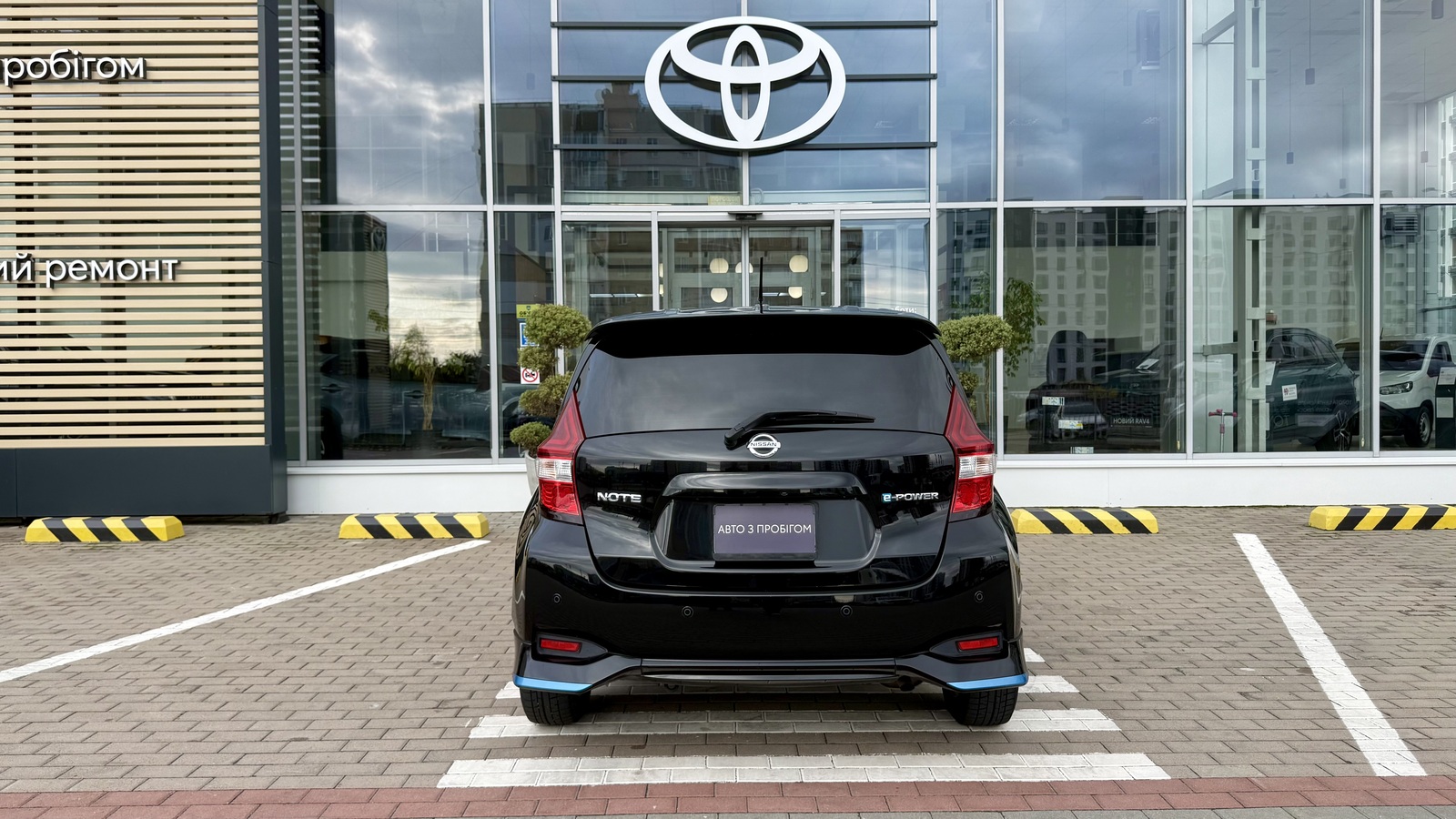 Інші авто NISSAN NOTE 2018 року, Хетчбек, Тойота Центр Чернігів "Соллі-Плюс", м.Чернігів | Фото № 4 Інші авто NISSAN NOTE 2018 року з пробігом 74910 км, Хетчбек, Тойота Центр Чернігів "Соллі-Плюс", м.Чернігів - 576000 ГРН | Фото № 4