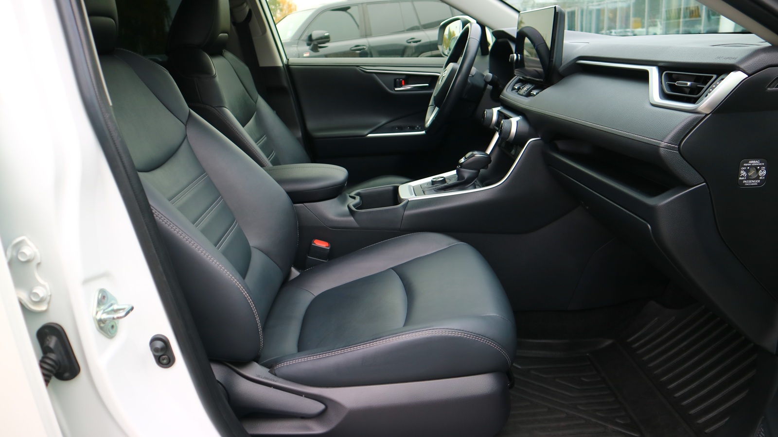 Toyota RAV4 2023 року з пробігом 118301 км, Універсал, Тойота Центр Київ "Автосаміт Укравто Столичне", м.Київ - 1575000 ГРН | Фото № 6