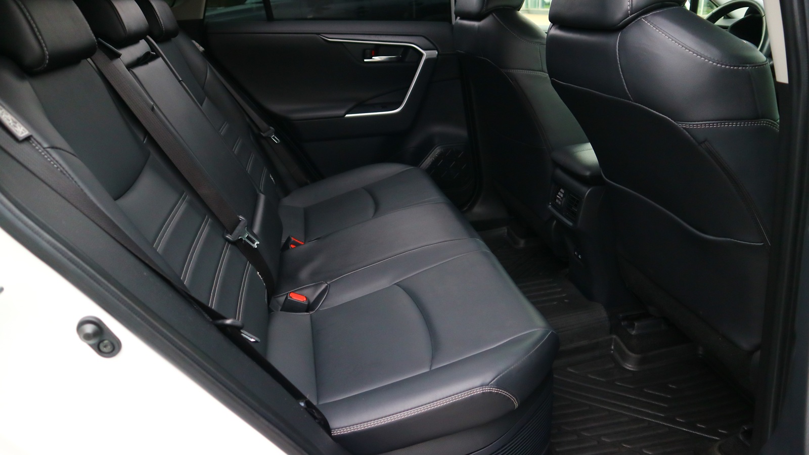 Toyota RAV4 2023 року з пробігом 118301 км, Універсал, Тойота Центр Київ "Автосаміт Укравто Столичне", м.Київ - 1575000 ГРН | Фото № 7